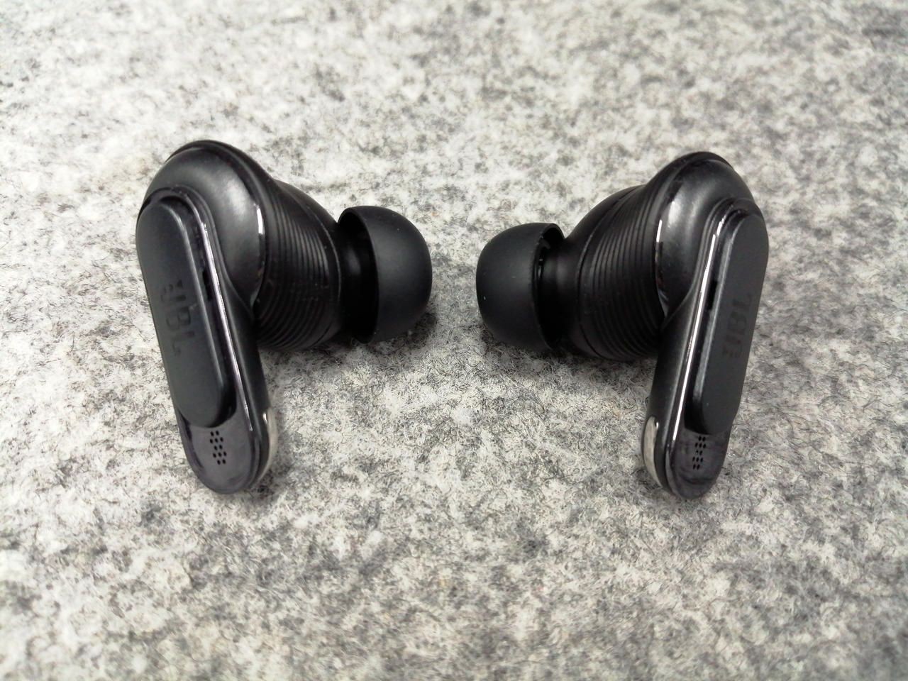 JBL Wireless Earbuds TOUR PRO2 Used
