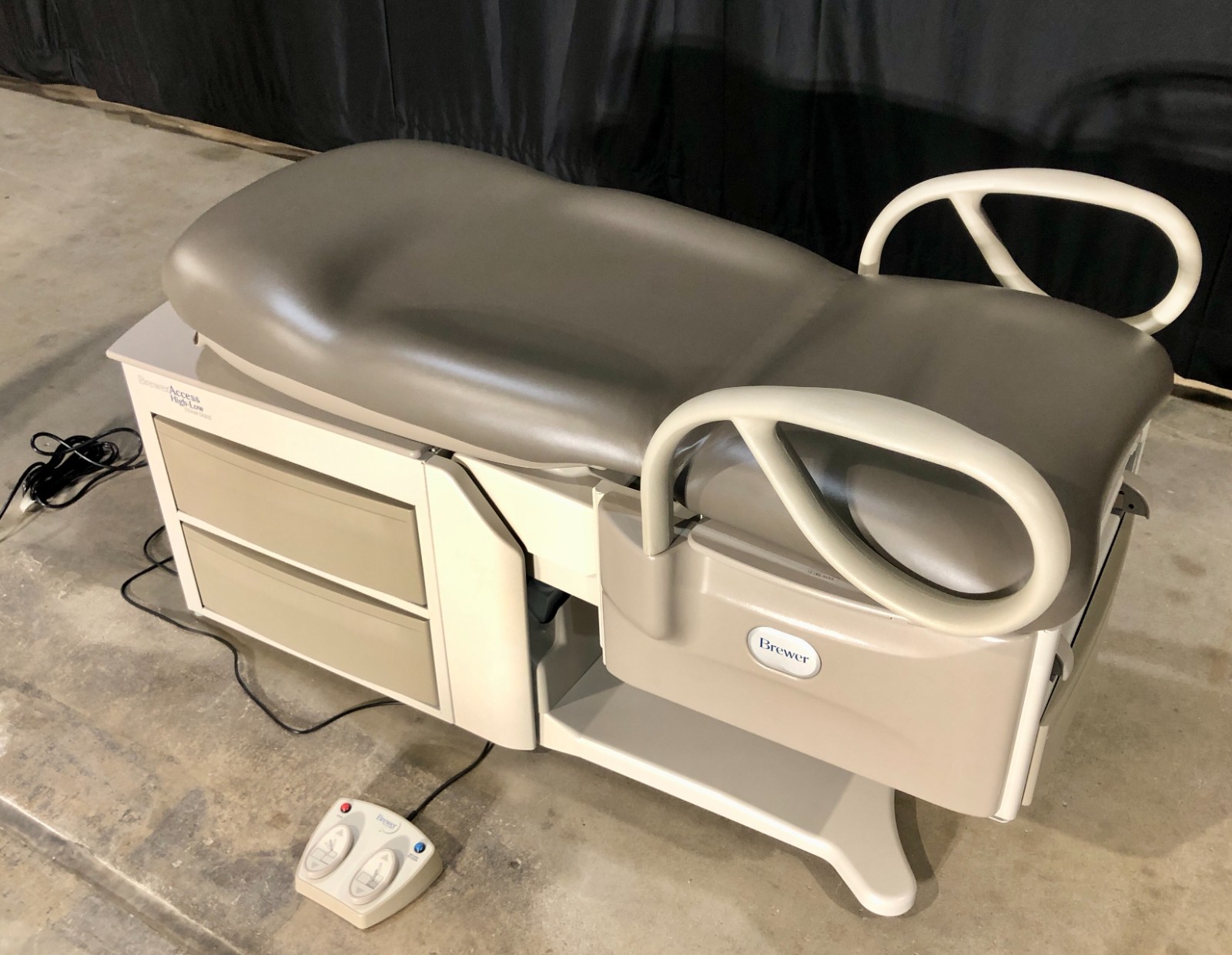 Brewer 6500 Access High-Low Exam Table