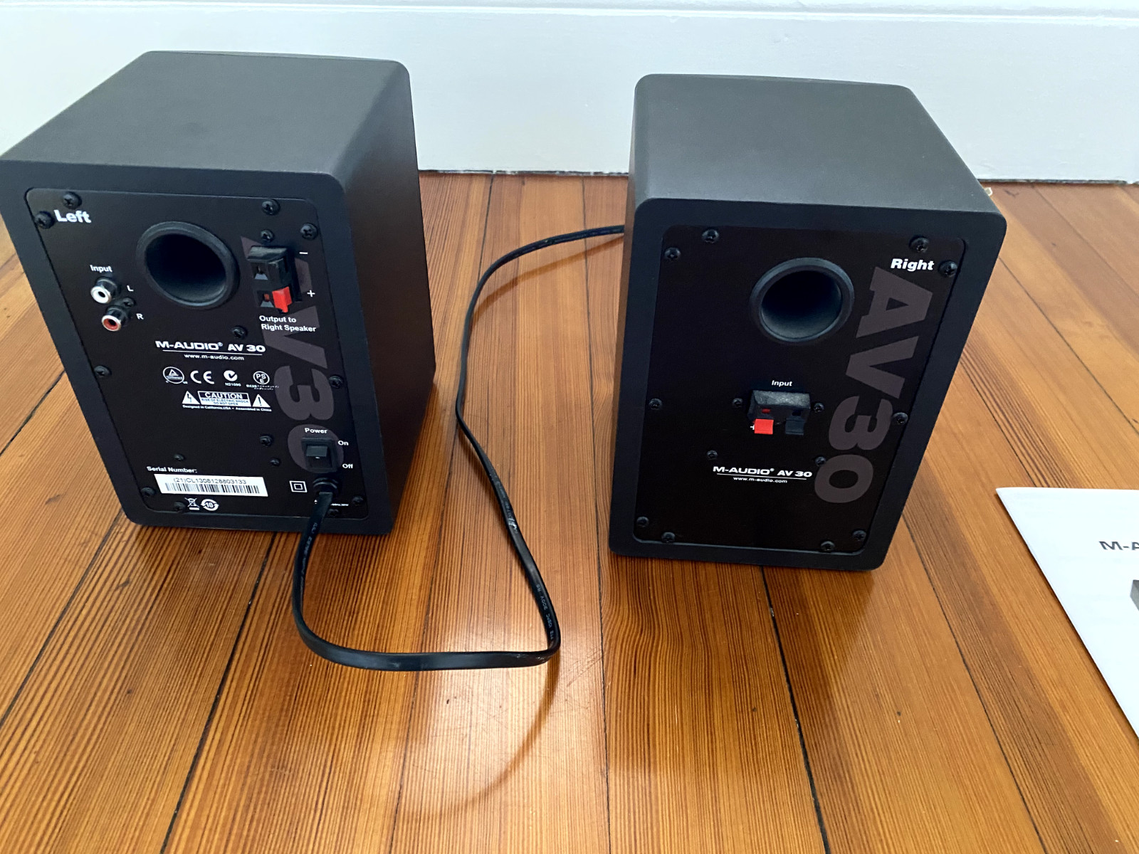 M-Audio AV 30 complete pair of monitors