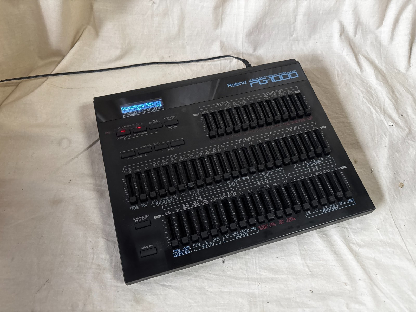 Roland PG-1000 Linear Synthesizer Programmer w/ power supply D-50 D-550