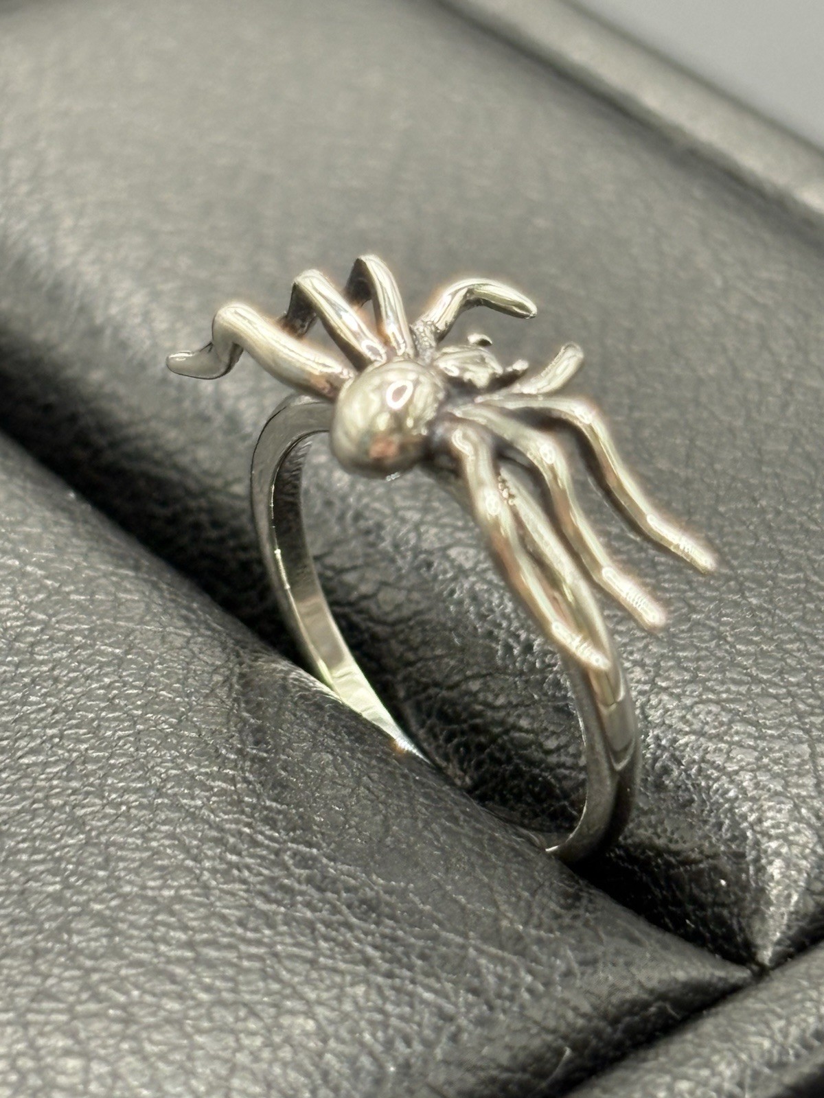 New Condition Sterling Silver Spider Toe Ring 925 B13