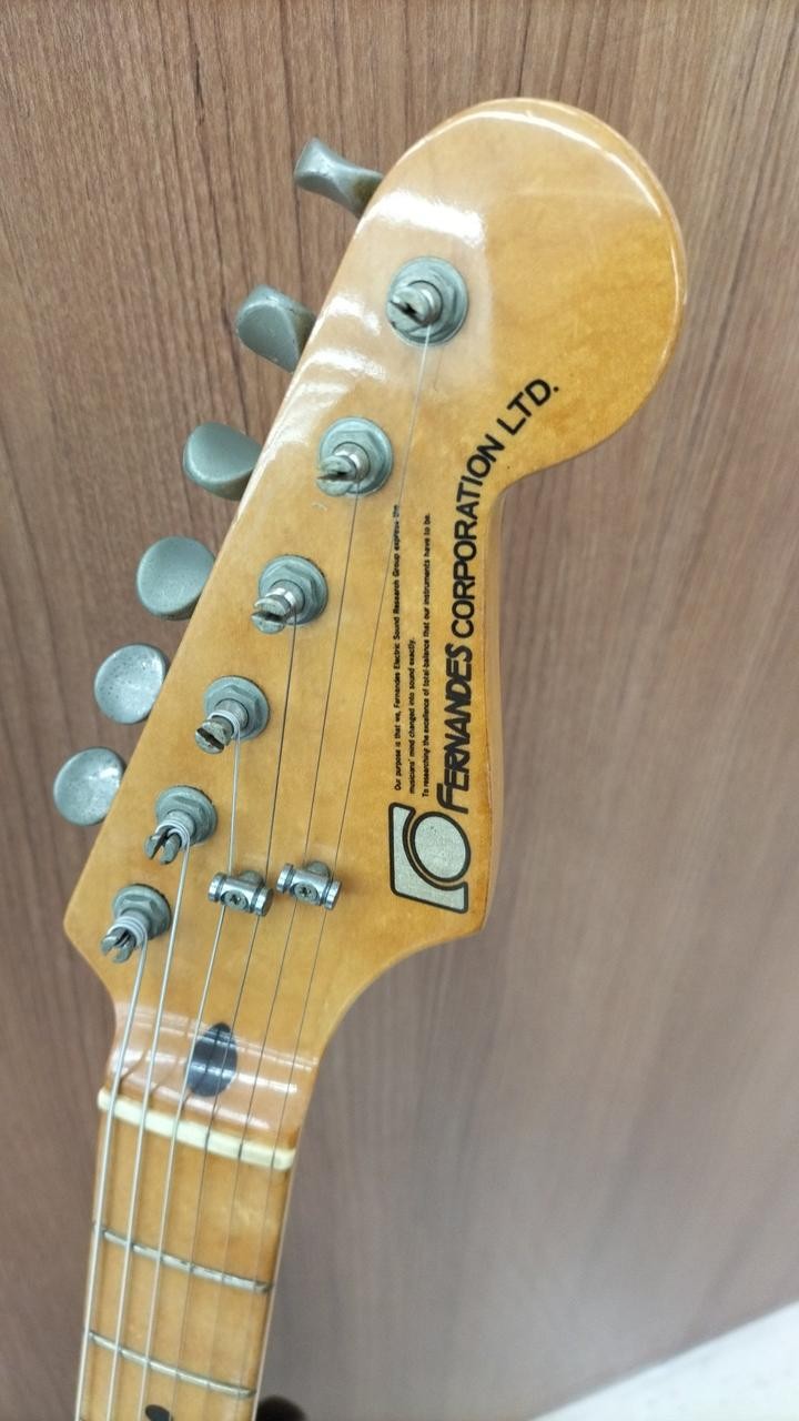 FERNANDES FST-60 Electric Guitar