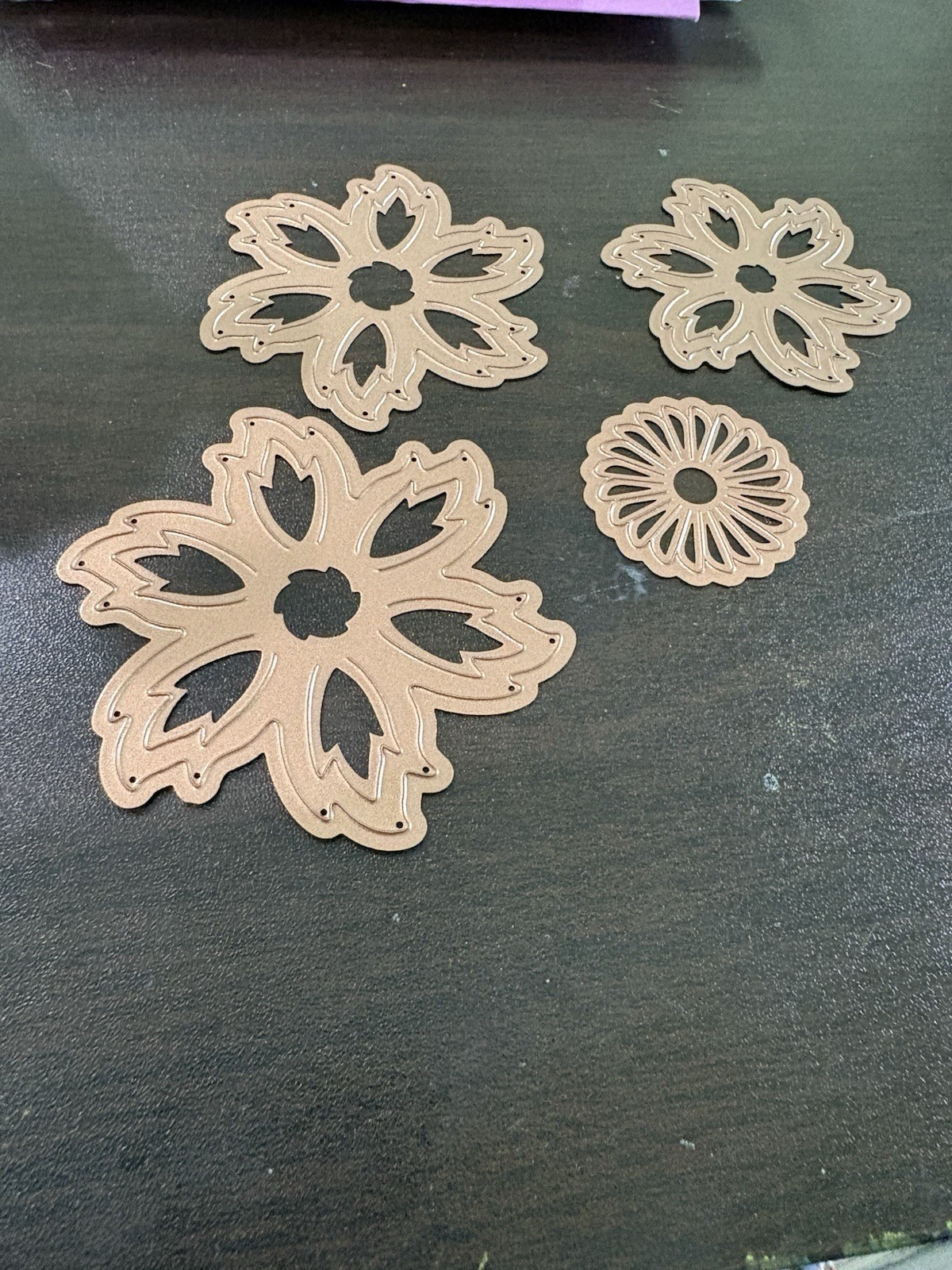 Spellbinders ShapeAbilitiesAster Flower Topper