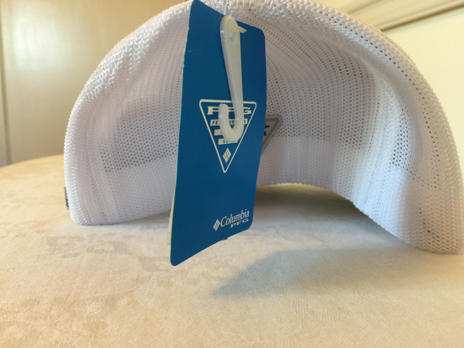 NWT Columbia Trucker L/XL Flexfit Fitted Cap Hat Gray w White Mesh PFG Fish Flag