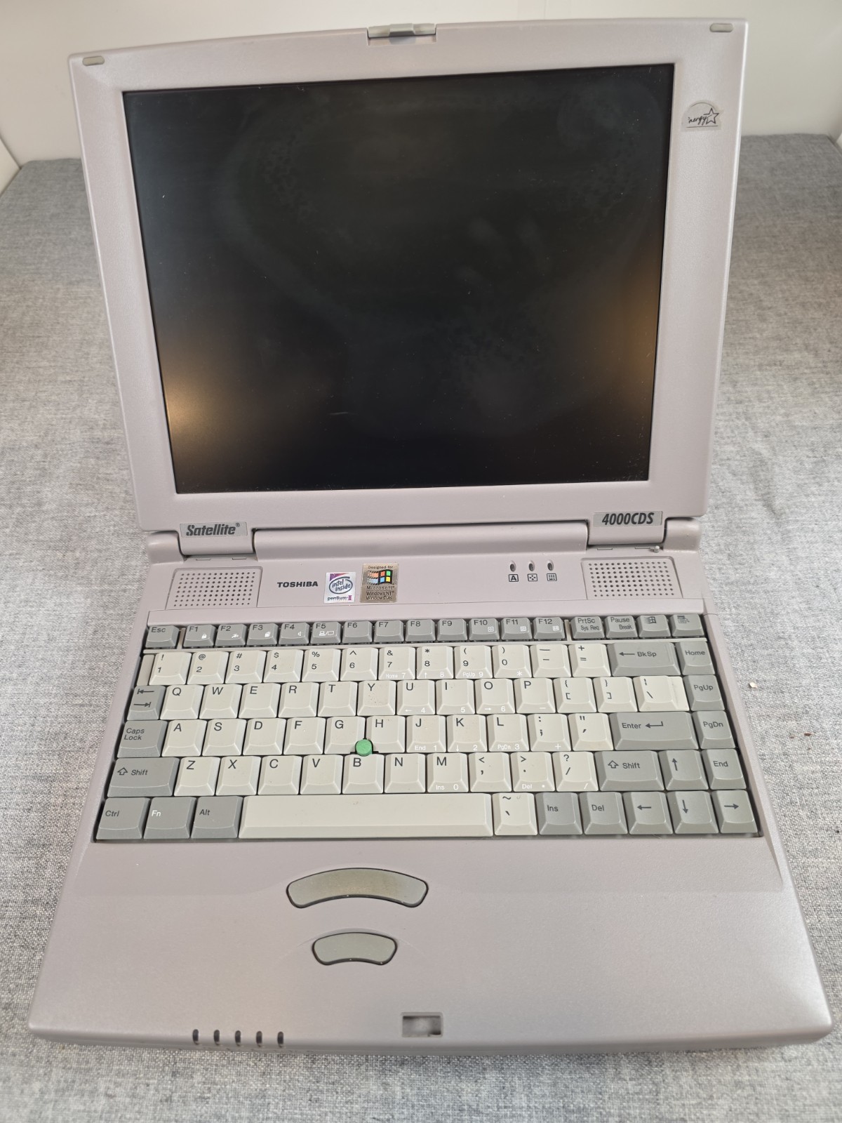 Vintage Toshiba Satellite 4000 CDS/4.0 System Part Or Repair No Cords