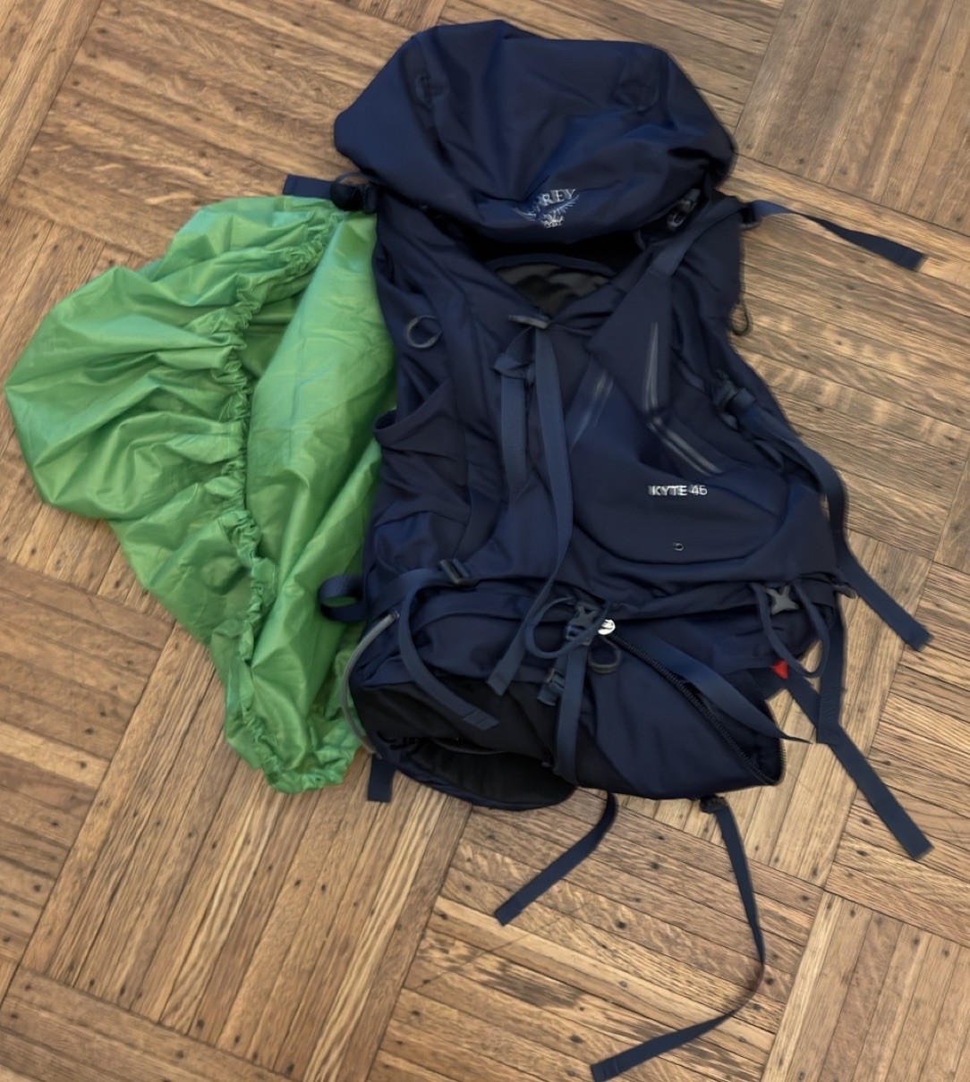 Osprey Kyte 46 Women's Hiking Backpack S225B08 12/21 Navy Blue w/ Raincover