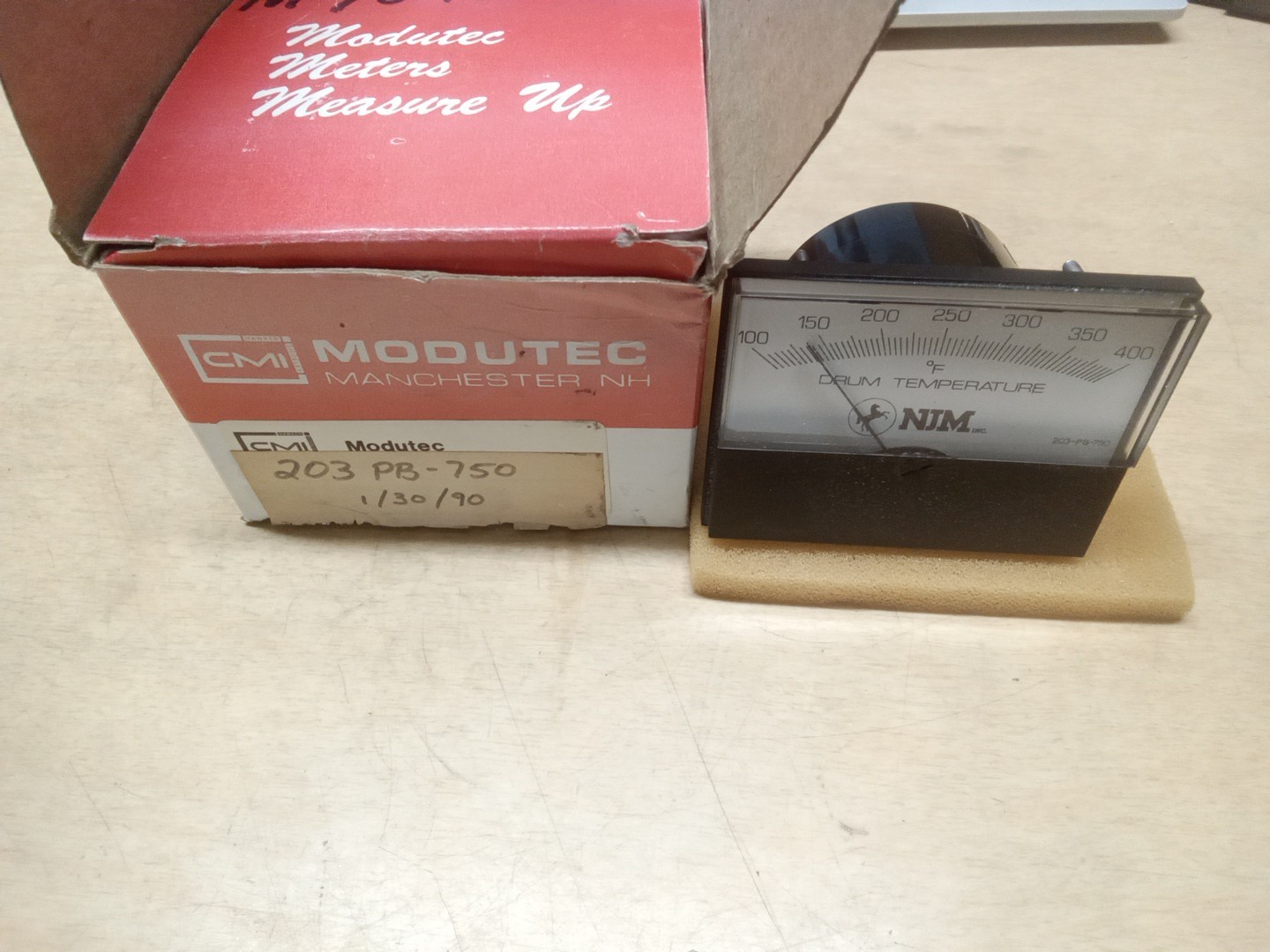 CMI Modutec NJM 203-PB-750 Drum Temperature 100-400 °F Gauge