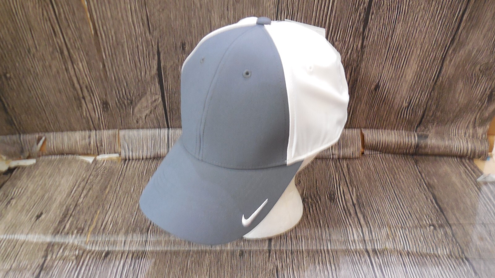 Nike Two-Tone Golf Hat Cap Legacy 91 - Gray & White Wells Fargo
