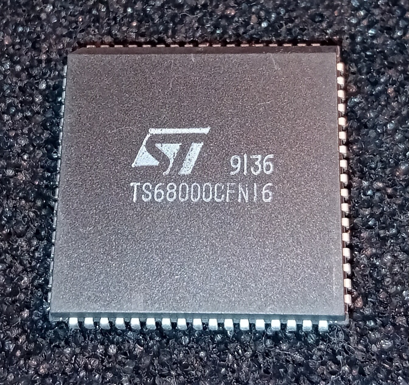 Apple Mac Atari STE Mega Computer 5 x ST 68000 Processor CPU 68 Pin PLCC 16mhz