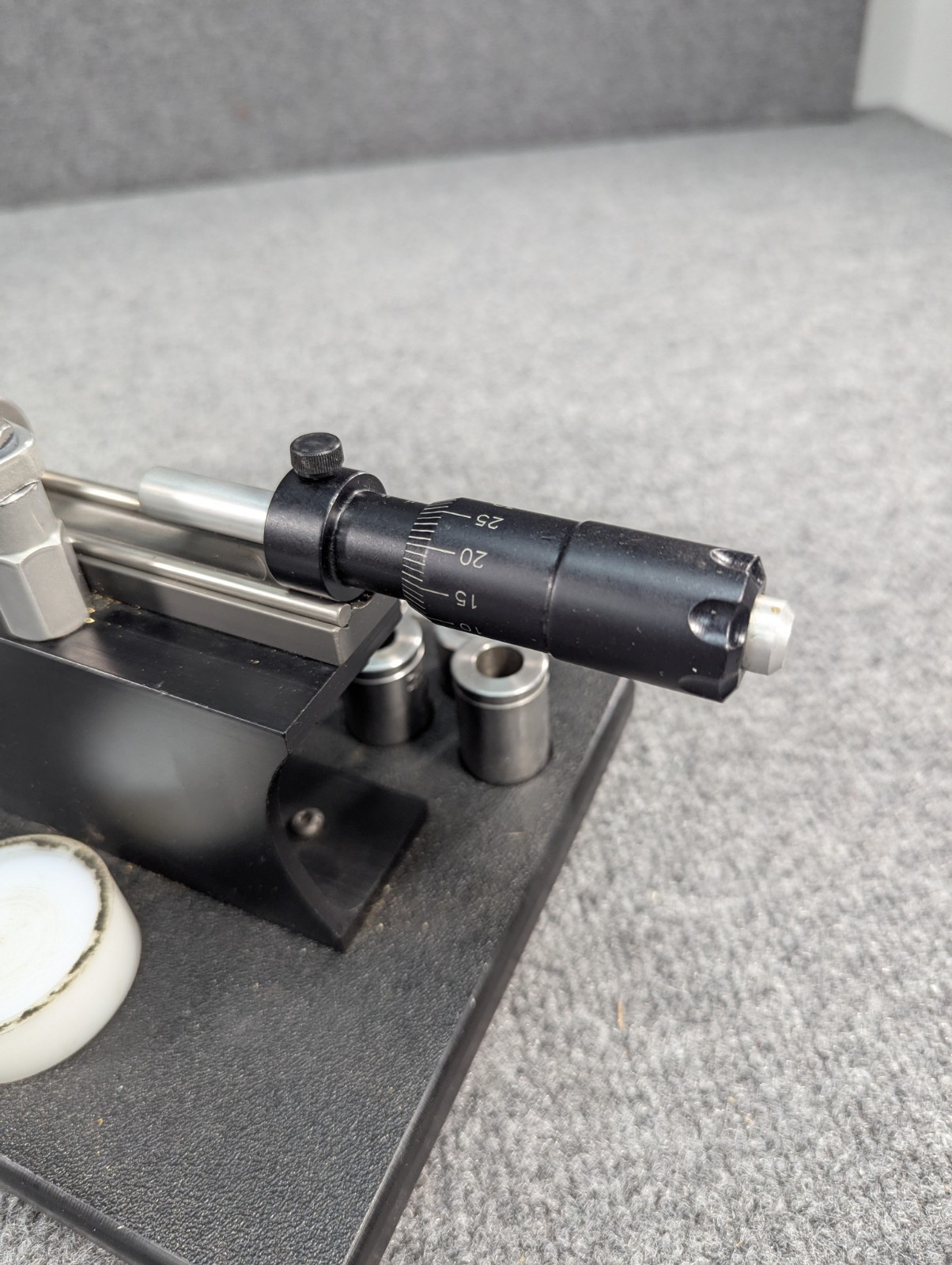 L.E. WILSON Premium Case Trimmer with Stand 8 case Holders