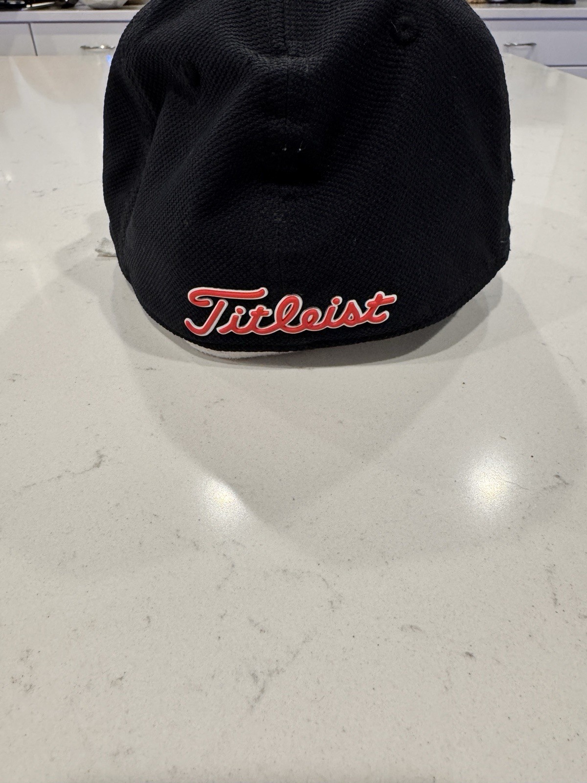Titleist Golf Hat Black/Red S/M Fitted Cap – Excellent Condition