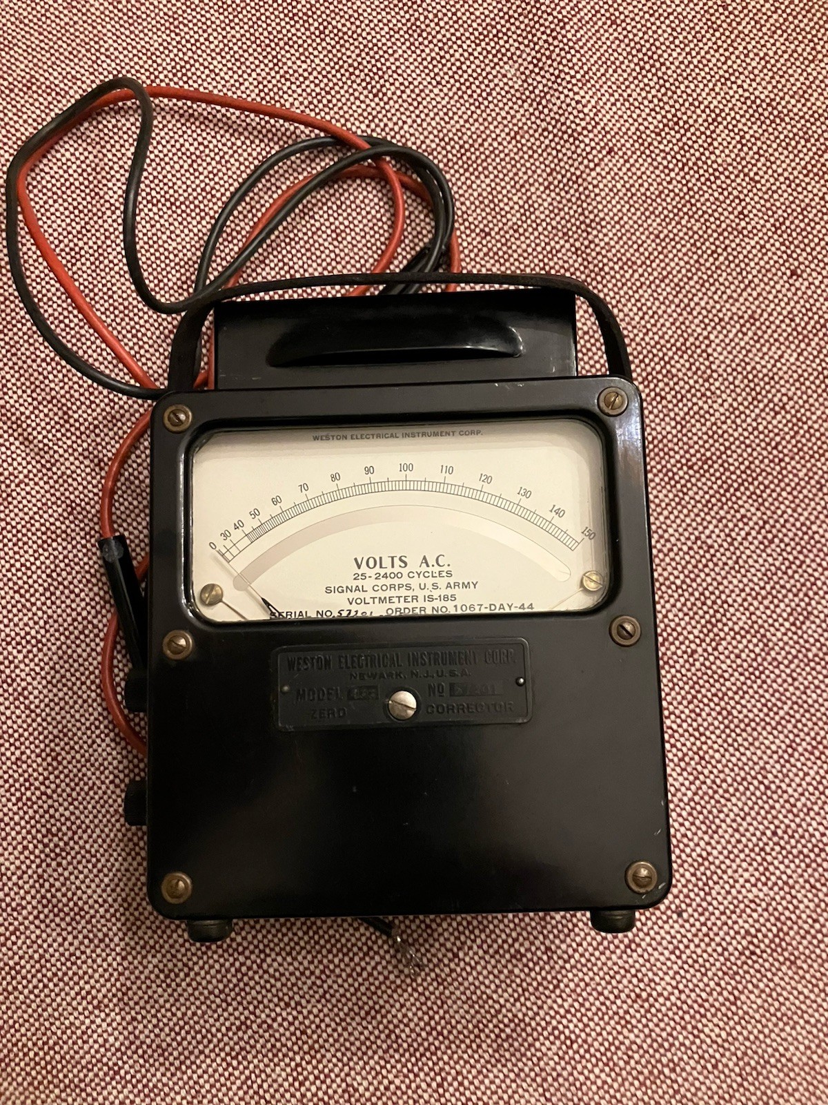Weston Signal Corps Model 433 AC Voltmeter IS-185, 25-2400Cycles With Test Leads