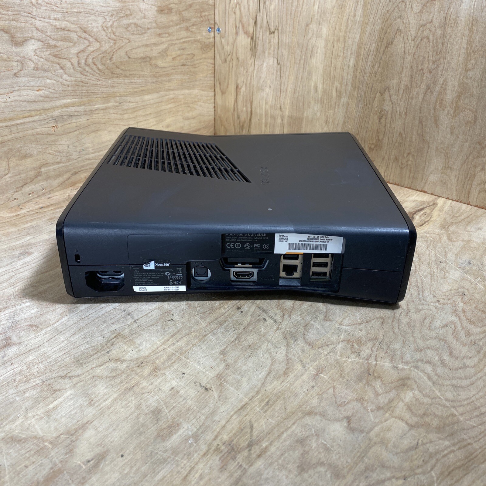 Microsoft Xbox 360 S Console Model 1439 - TESTED