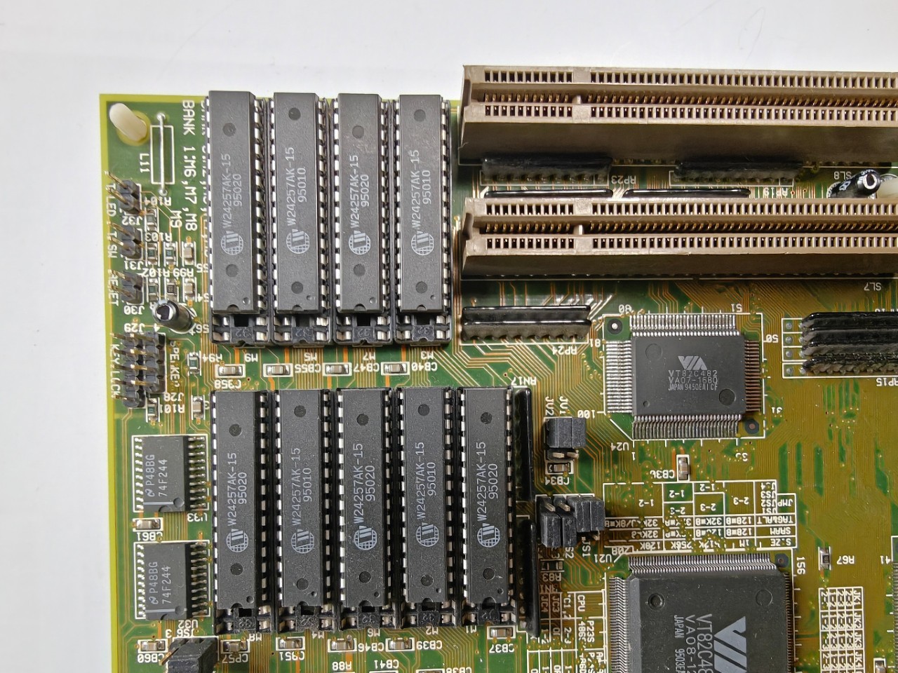 FIC 486 VIP IO + Intel 486 DX4 100 MHz + 8 MB