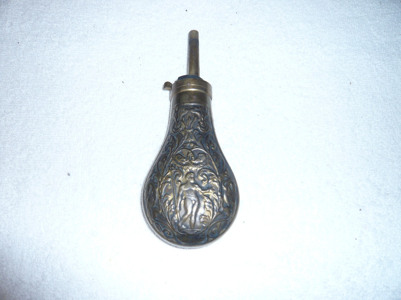 VTG RARE ORNATE BRASS HUNTING GUN SHOOTING POWDER FLASK BOTTLE SCENE NUDE MAN