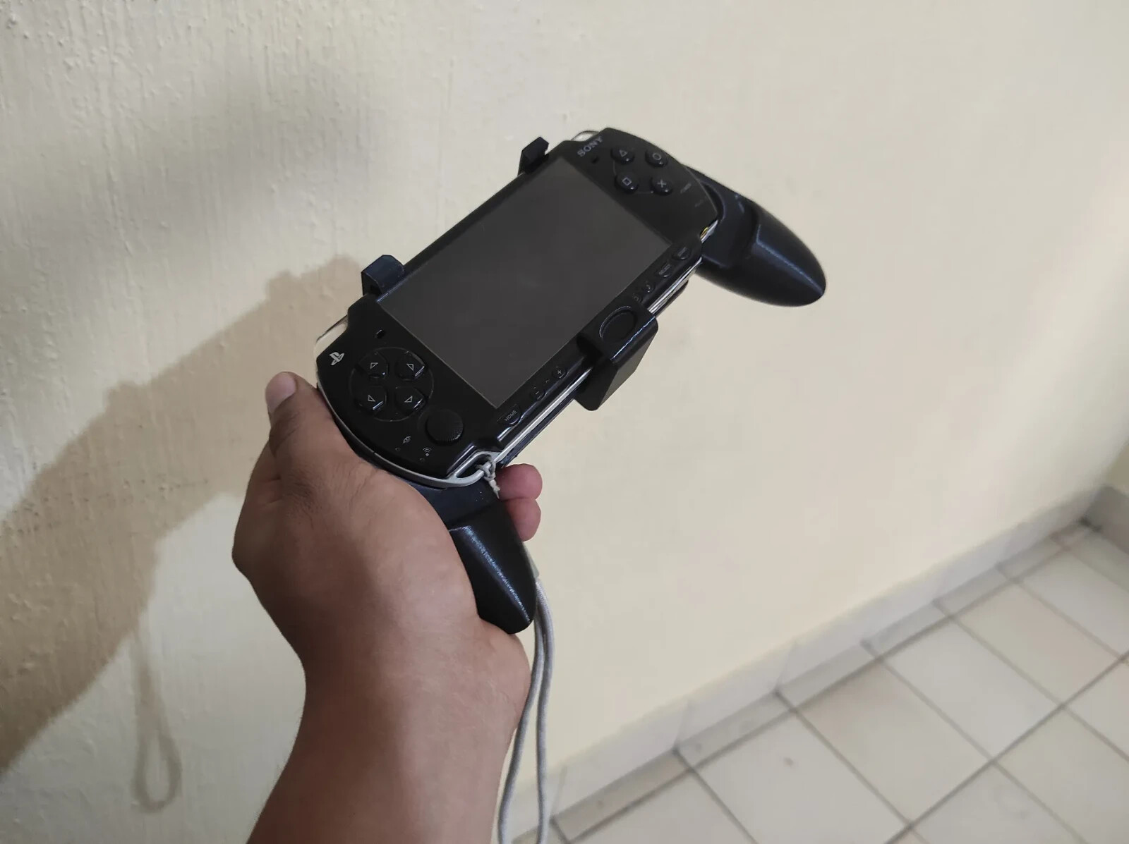 Sony PSP 2000 Comfort Grip Ergonomic Handheld Controller PSP 3000 Playstation