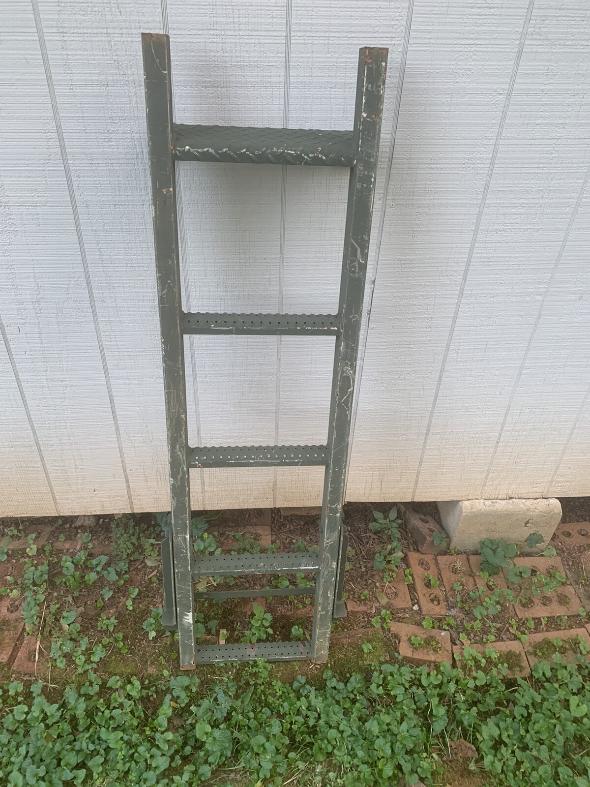 Military Truck Surplus LMTV / FMTV Cargo Bed Boarding Ladder 2541-01-479-5953