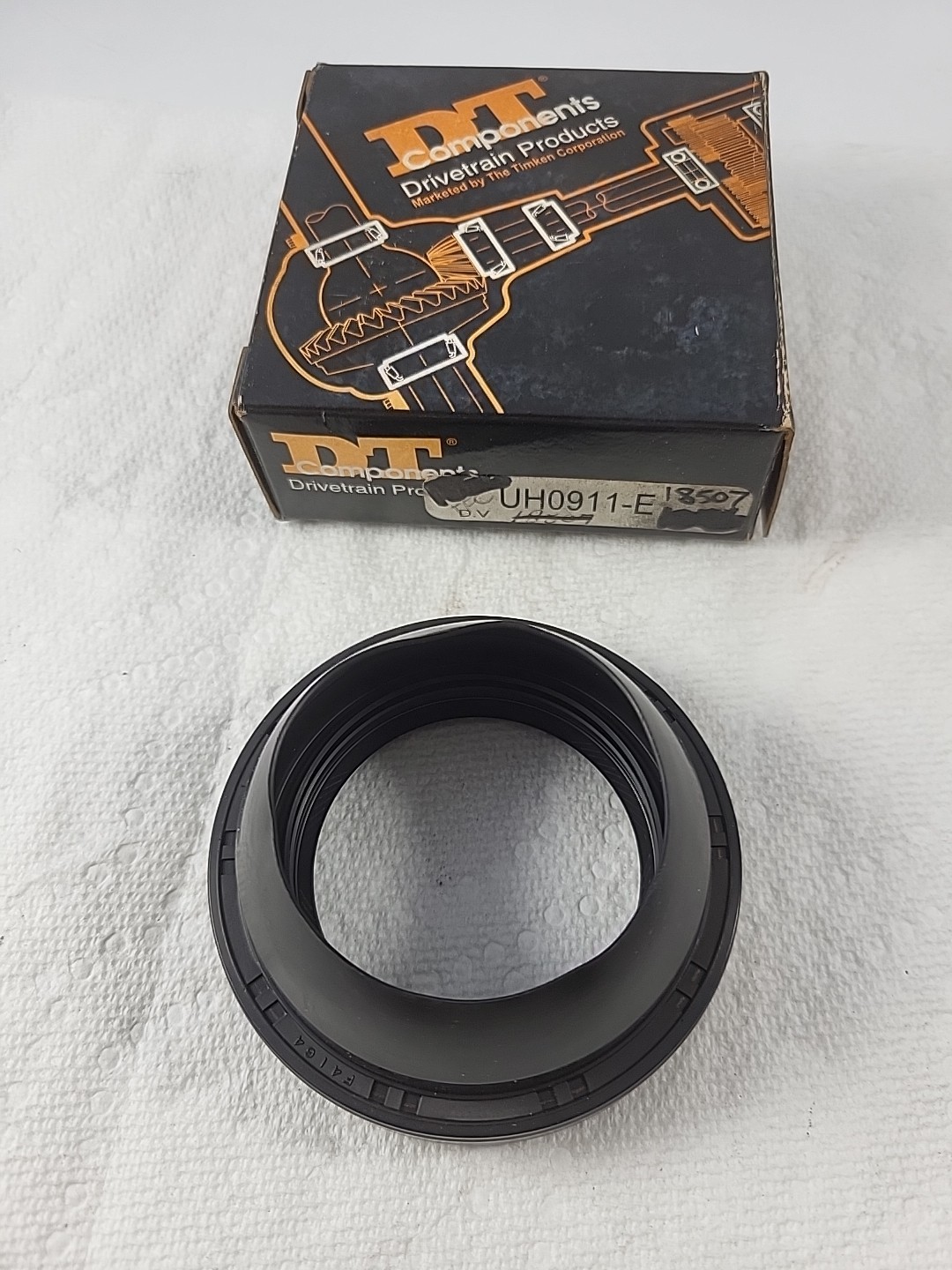 18507 Transfer Case Output Shaft Seal For Select 92-08 Ford Lincoln Models