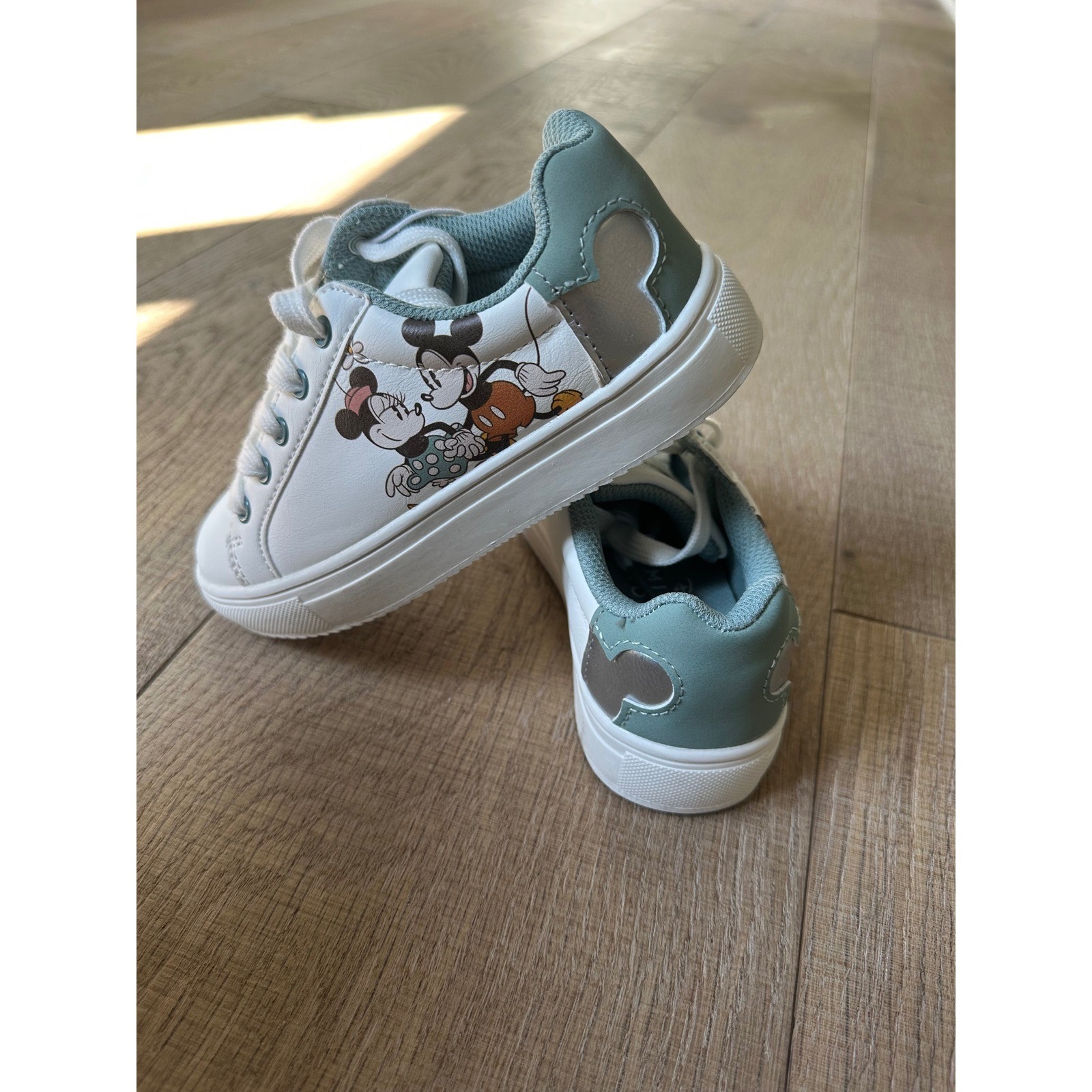 Disney Mickey and Friends Toddler Character Sneakers White Blue Size 12 NEW