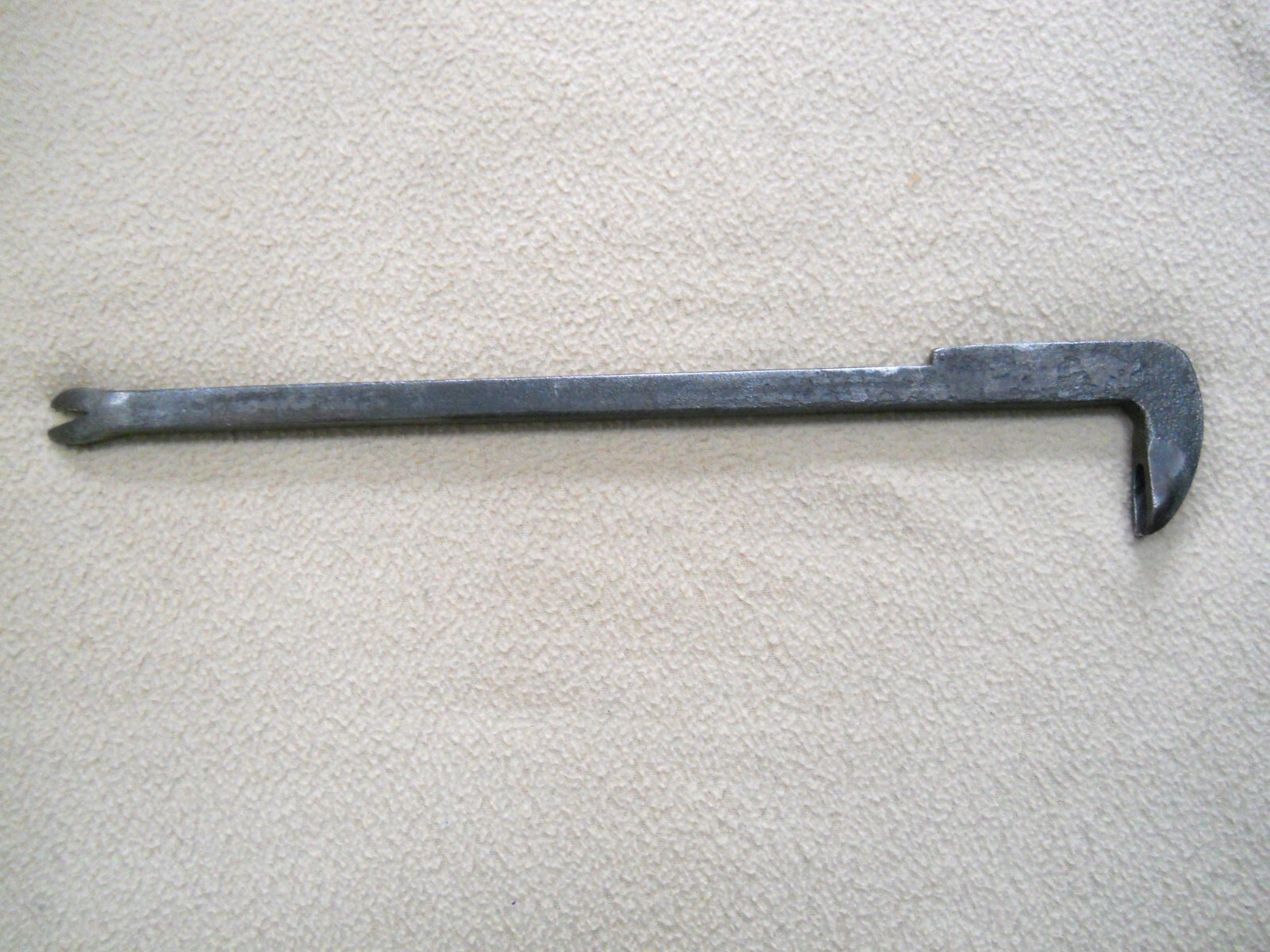 Vintage GLobemaster 14" Pry Bar / nail Puller # 5969