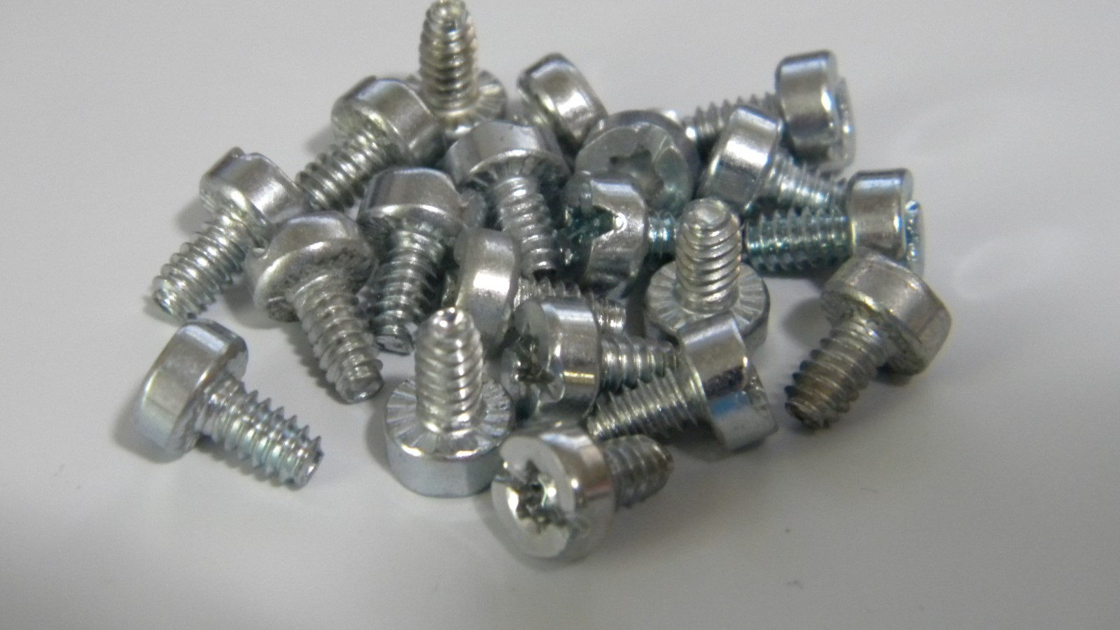 Lot of 20 HP Dell Hard Drive Mounting Screws - sliding rail screws