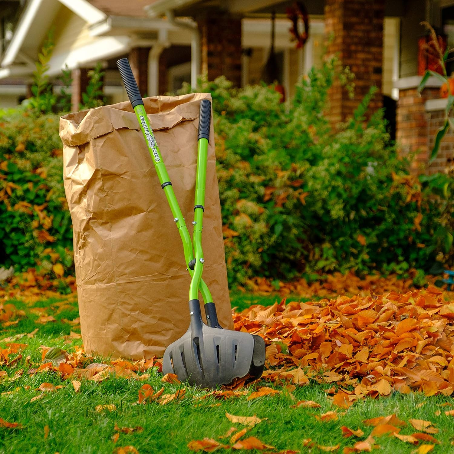 50002 Gator Grabber Telescoping Leaf Clean-Up Tool, Green/Black