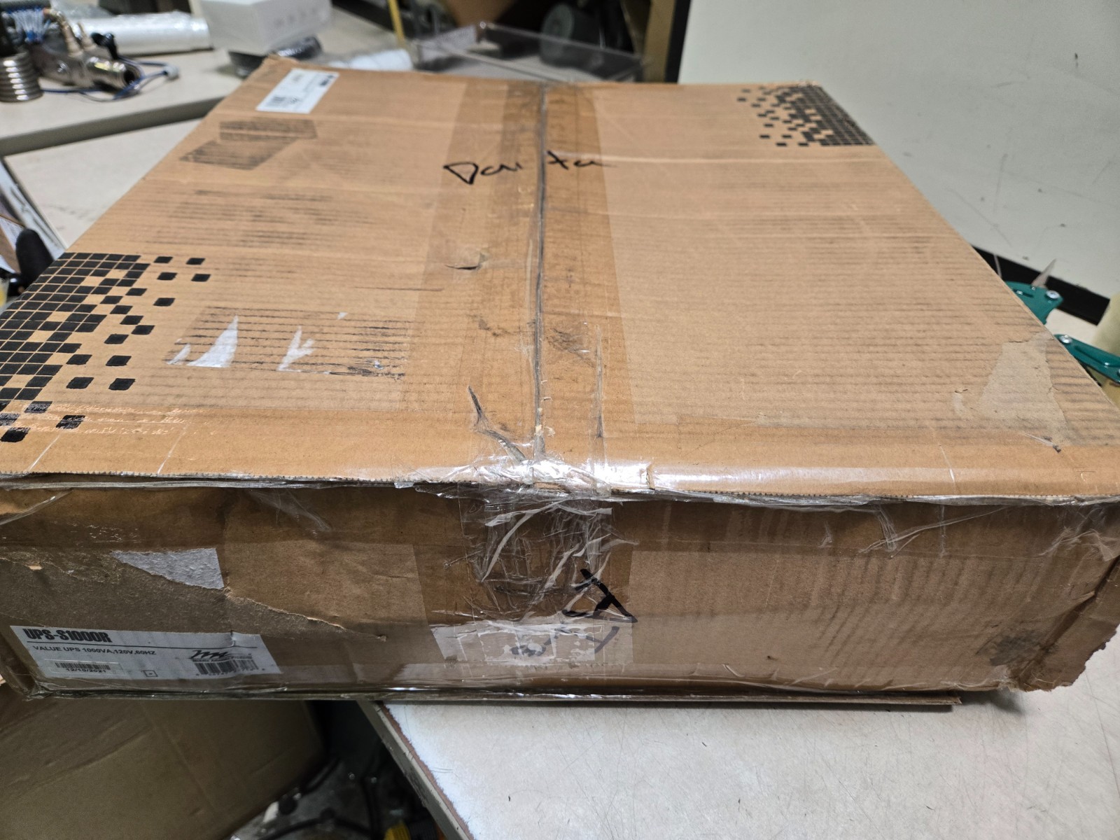 Middle Atlantic Products UPS-S1000R 1,000V Backup Power Supply NEVER USED!