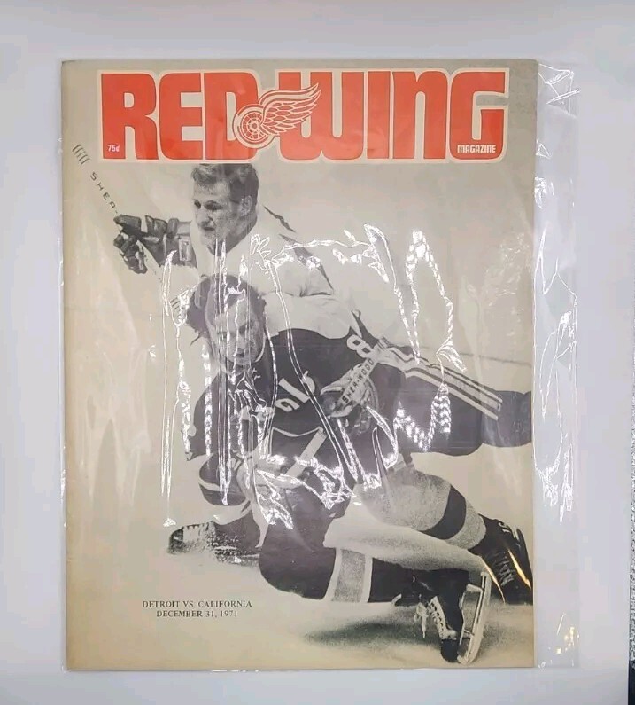 1971 Detroit Red Wings Magizine VS California Alex Delvecchio NM