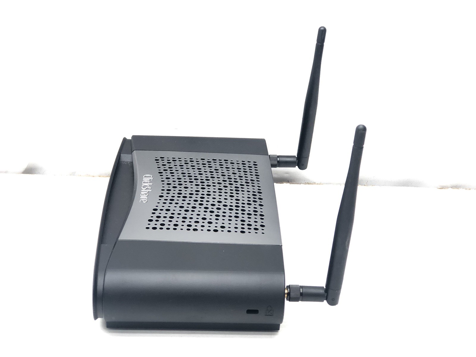Barco ClickShare CSE-200 R9861520 Wireless Presentation Device w/ 1 USB Button