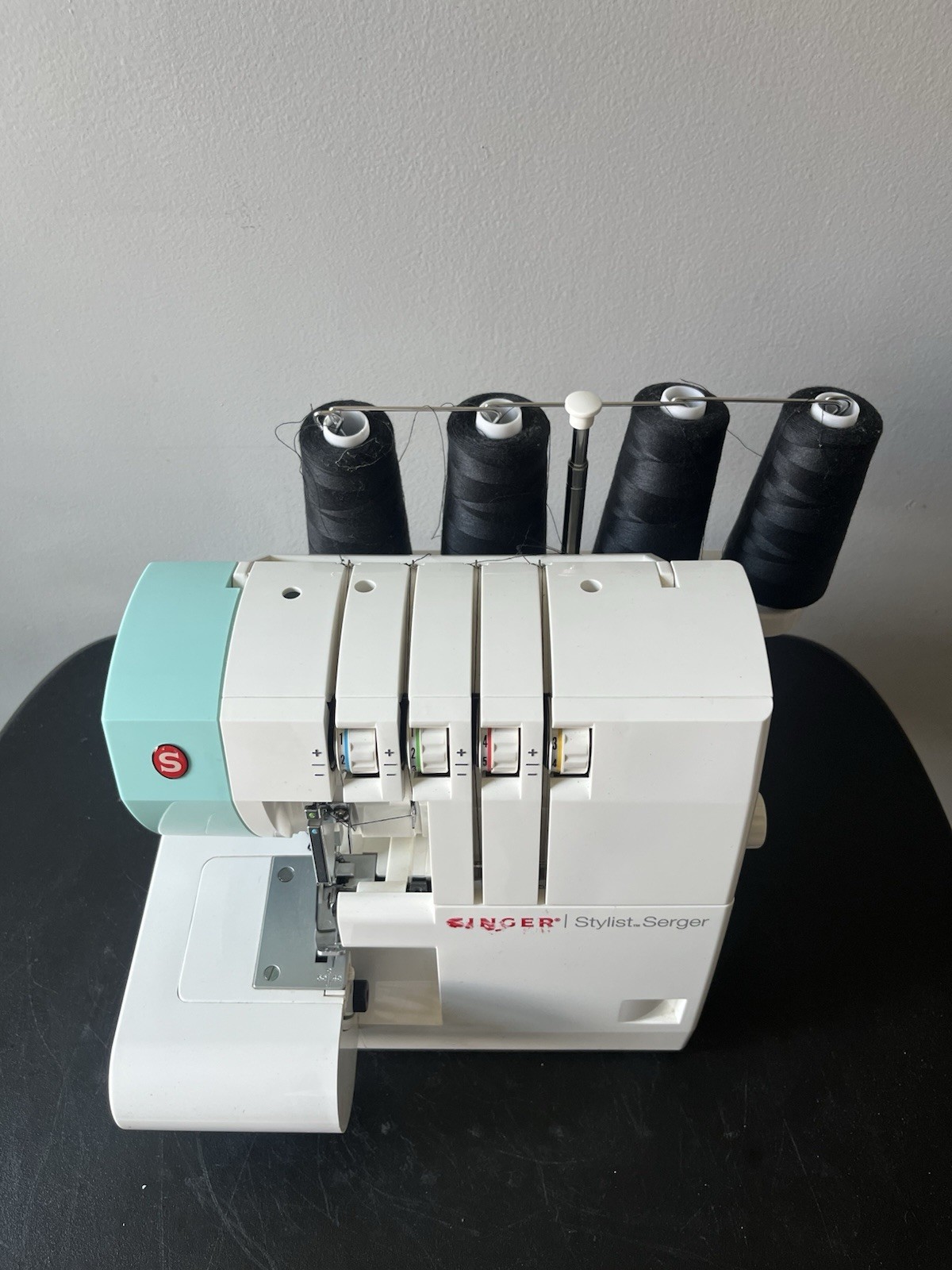SINGER Stylist Serger Machine Model 14SH764 WORKS