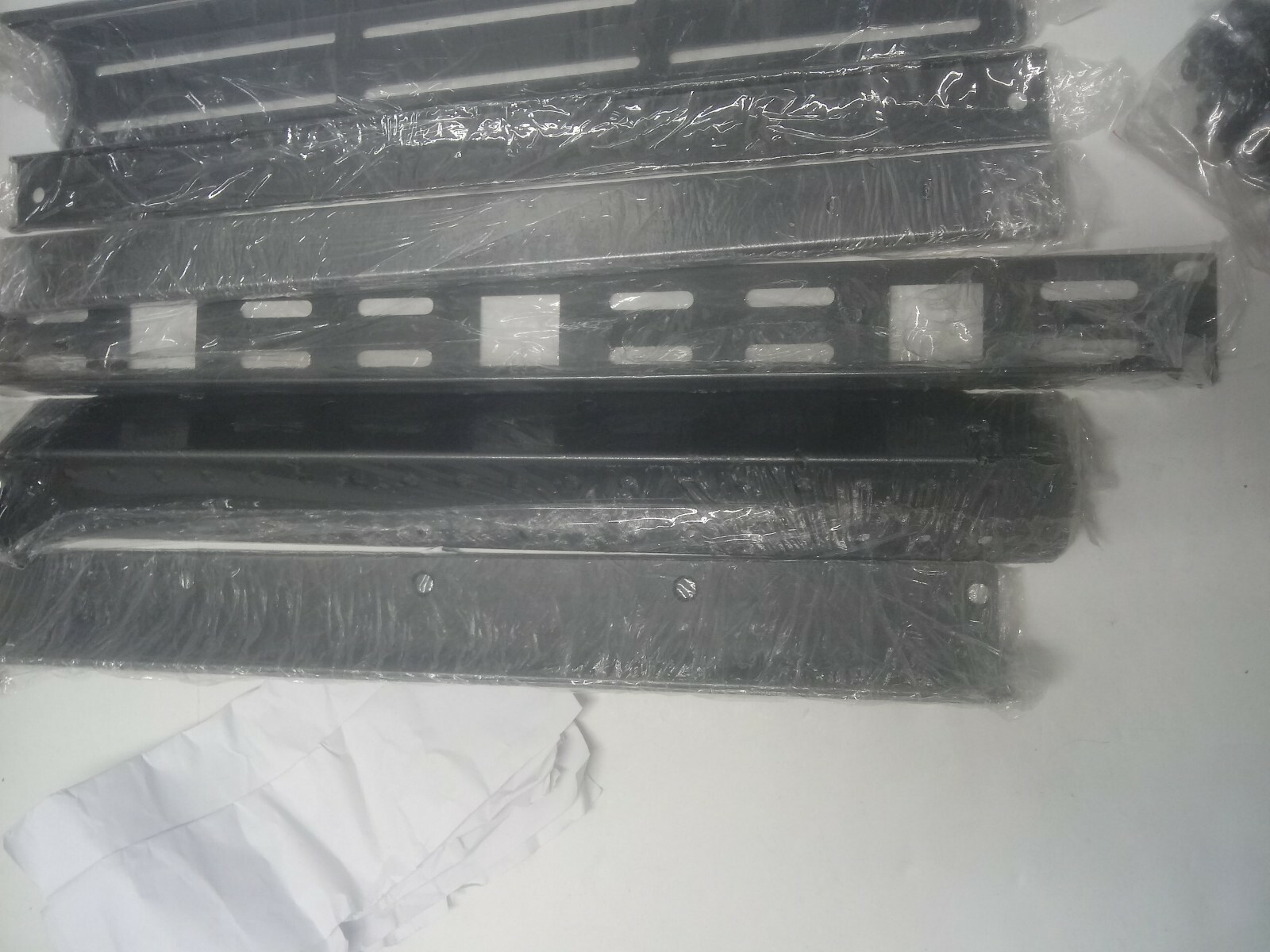 V7 RMUR1U-1E Mounting Rail for Server Racks