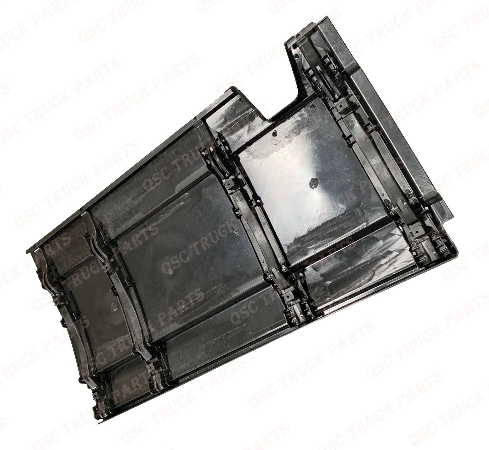 QSC Middle Step Fairing Panel Left Side for Freightliner Cascadia 14+ w/ Opening
