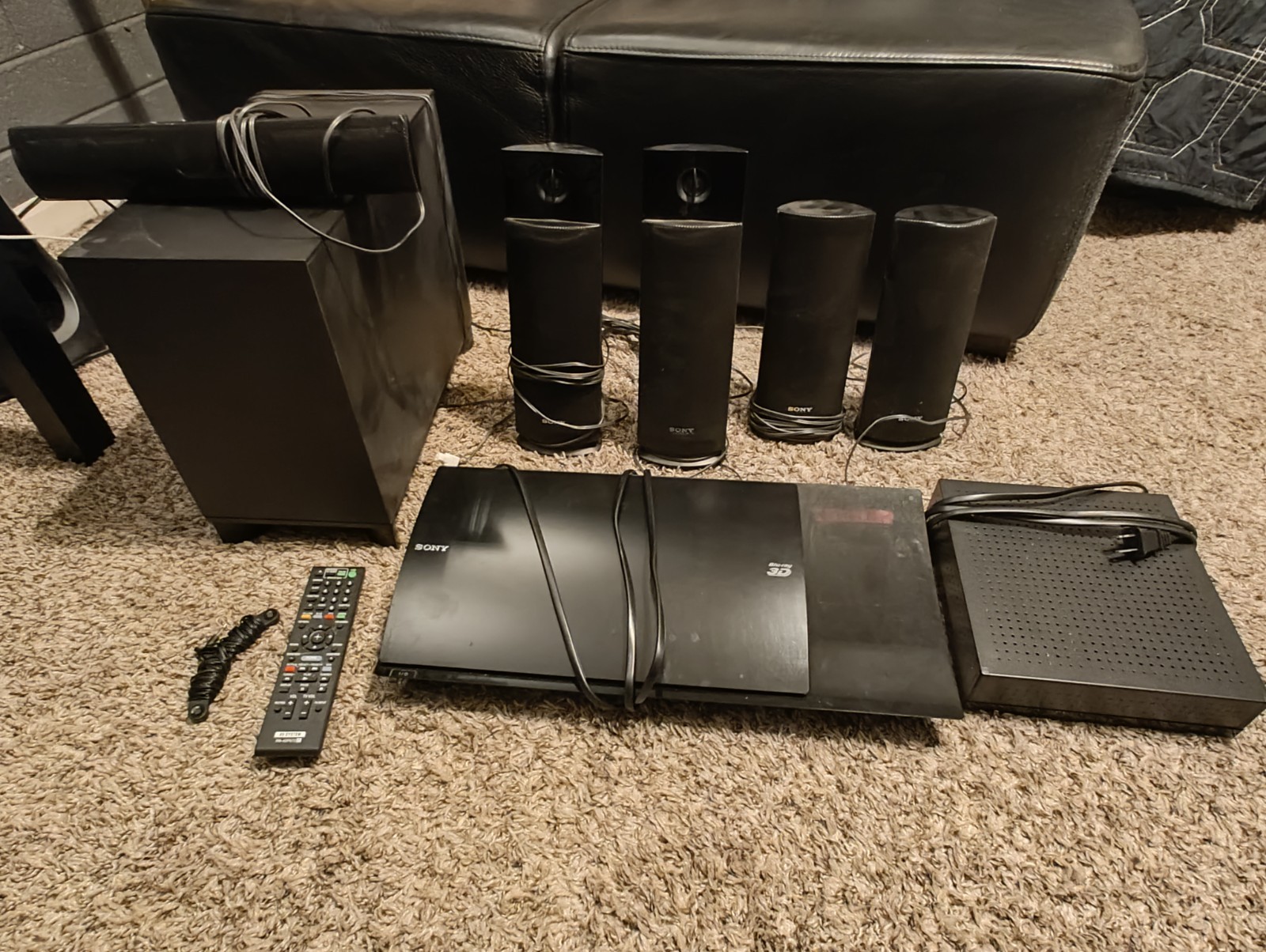 Sony HBD-N790W Blu-ray Home Theater Receiver w/5.1 Surround Speakers + Subwoofer