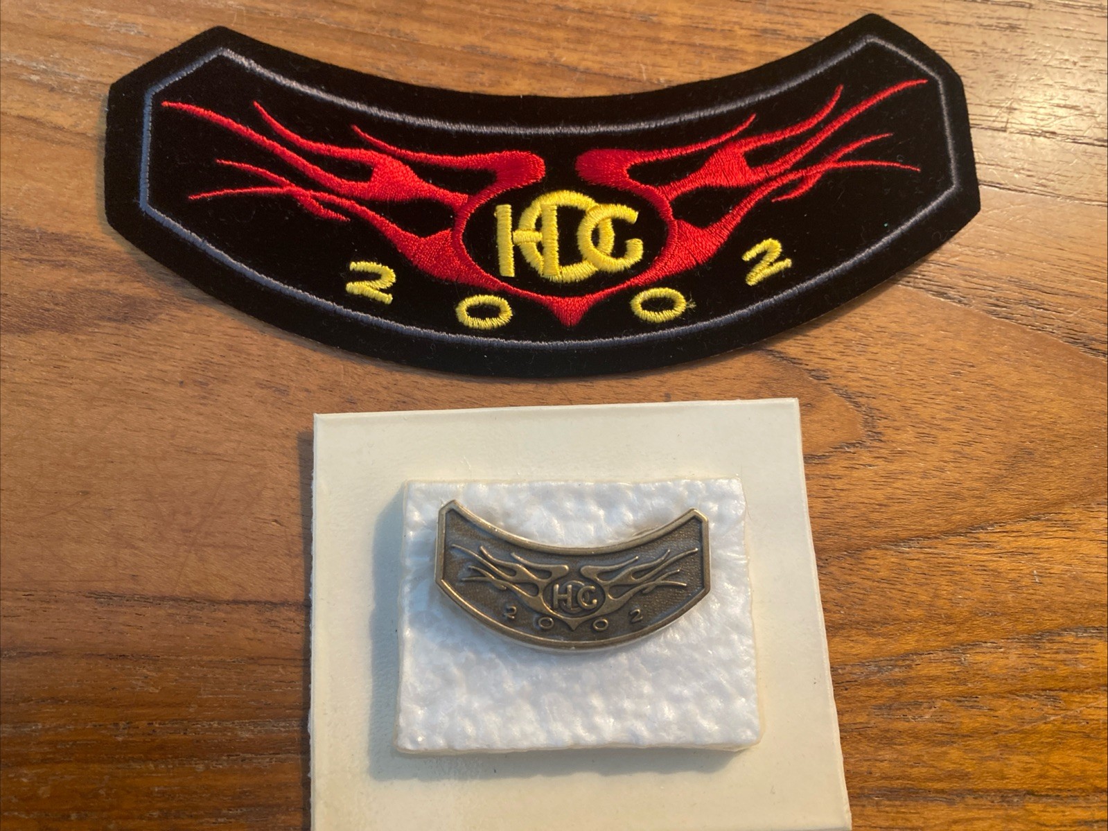 Harley Davidson Owners Group HOG 2002 Annual Membership Rocker Patch and Pin