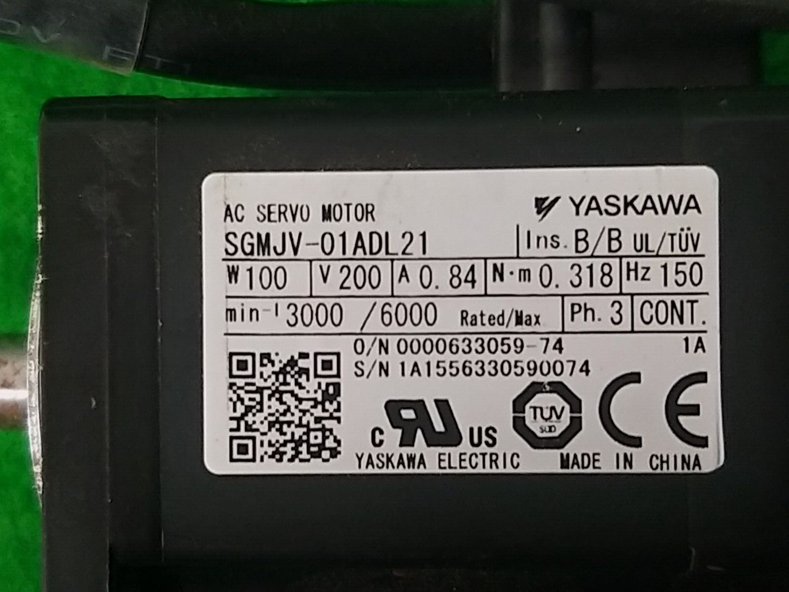 YASKAWA SGMJV-01ADA21 AC SERVO MOTOR,USED