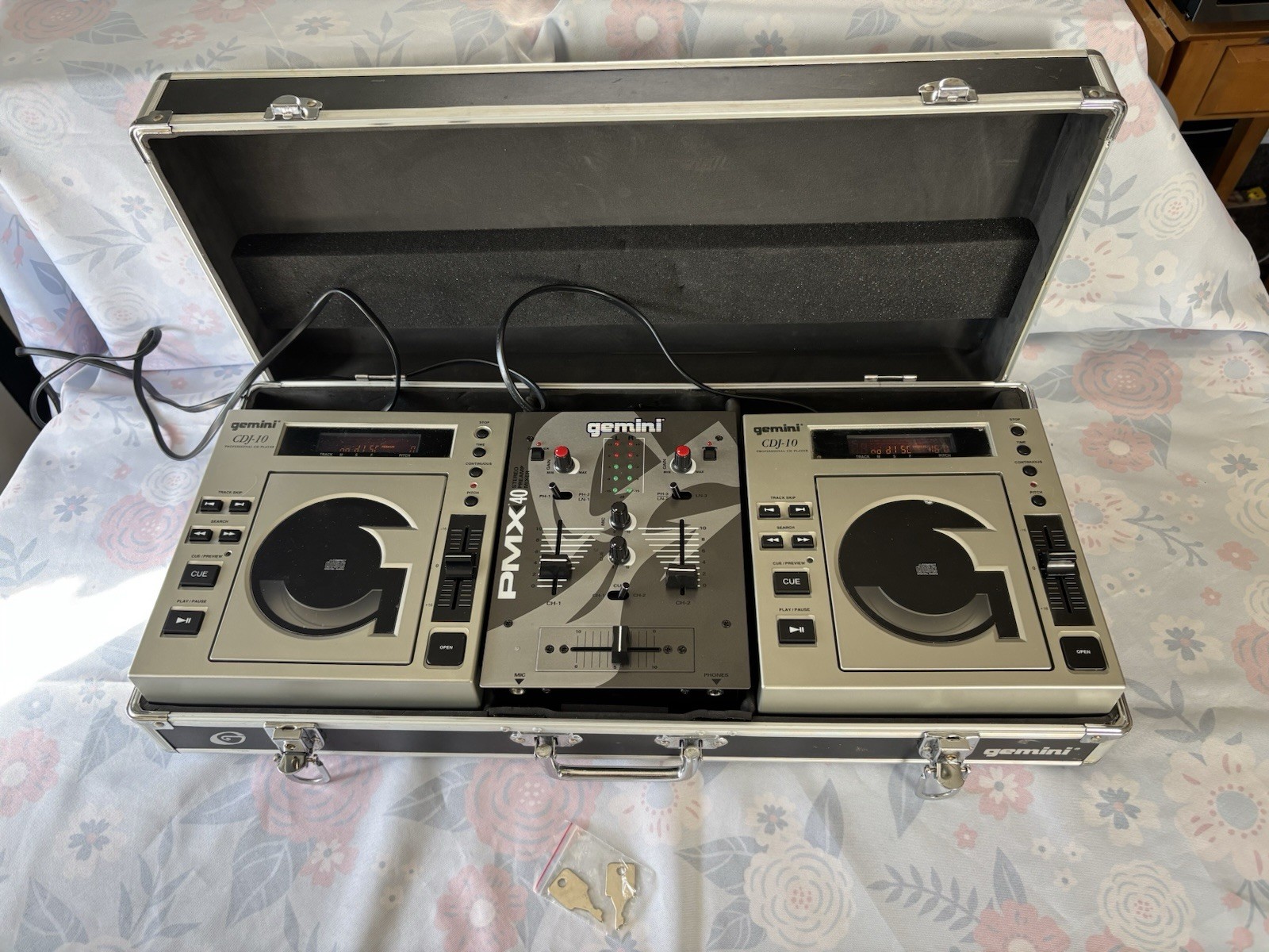 Gemini PMX 40 & (2) CDJ 10 Professional Sound Mixing Equipment w/Hard Case 2001