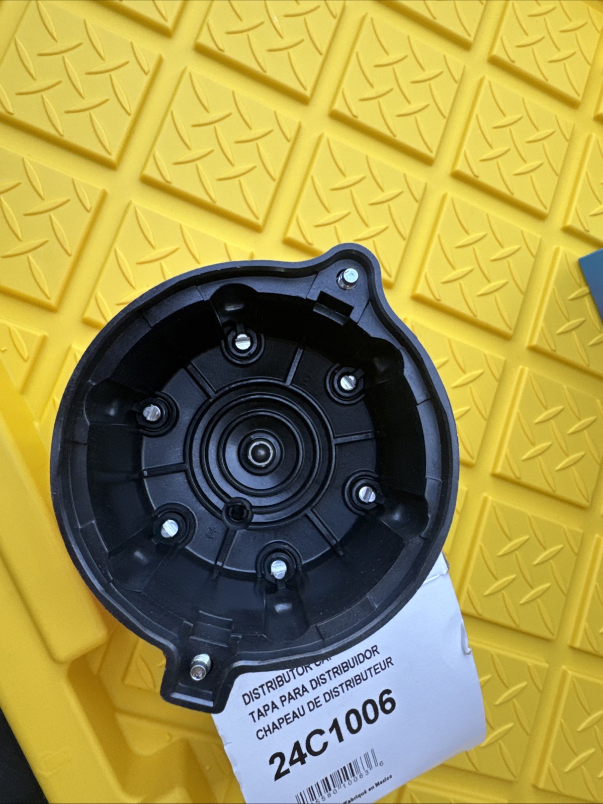 Carquest Distributor Cap 24C1006 High-Quality OE Replacement Perfect