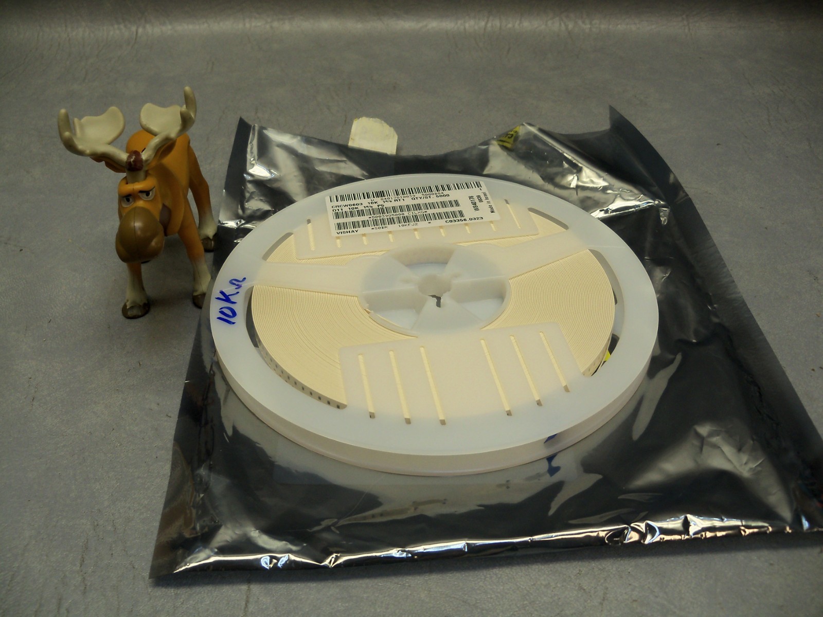 CRCW0603 Thick Film Resistors 10Kohms 1% Vishay 3750 piece reel