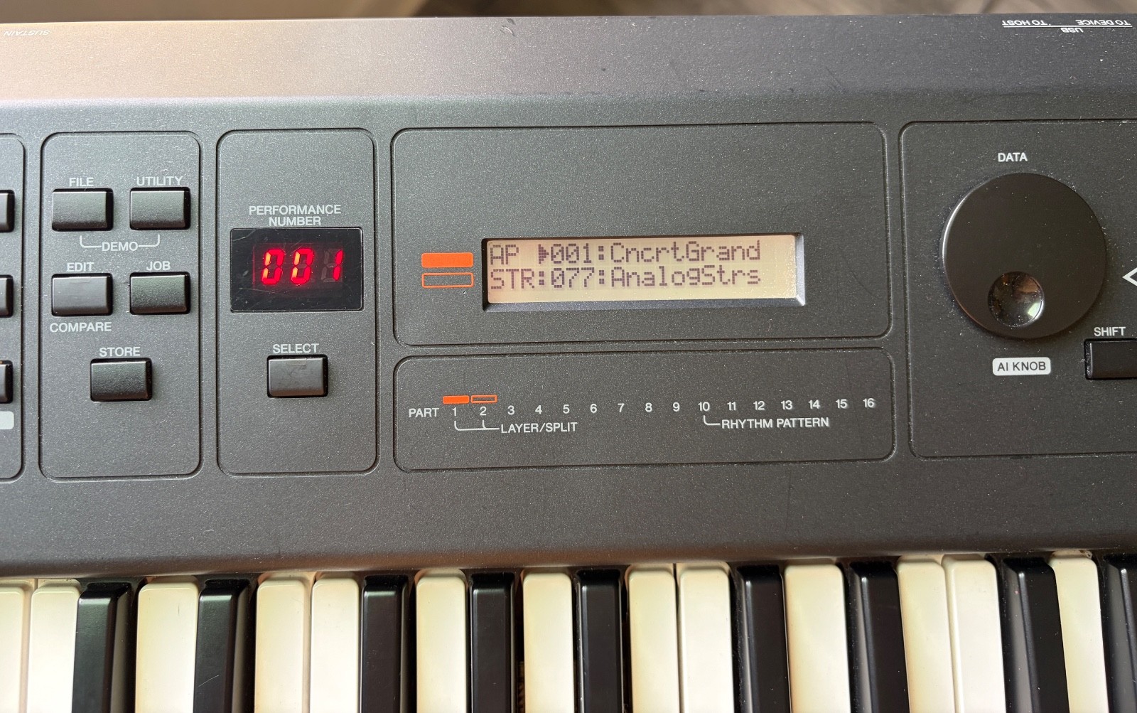 Yamaha MX49 Synthesizer(Black) – Excellent Condition
