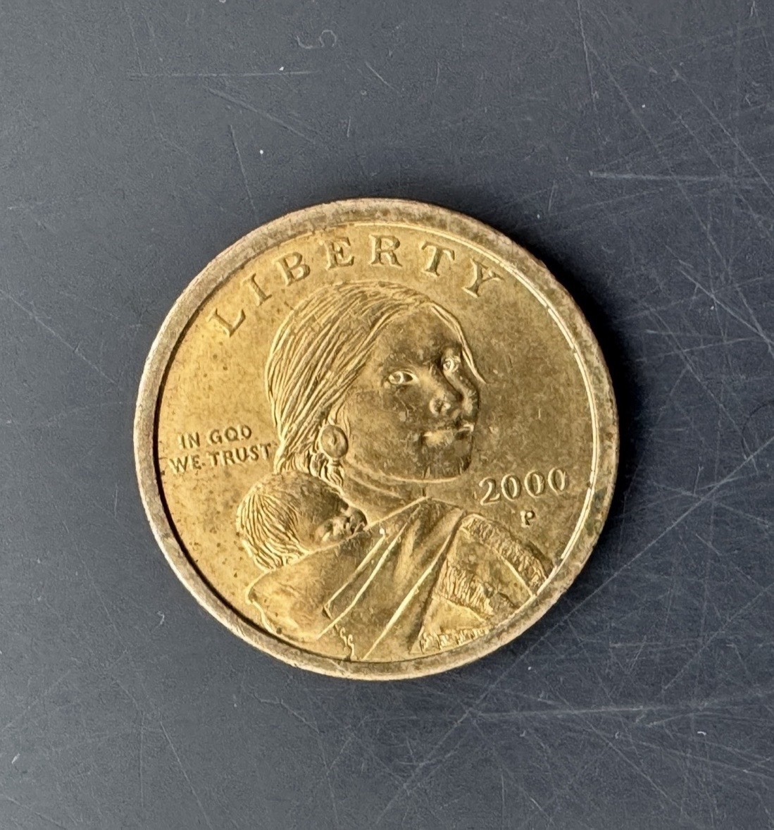 2000 P SACAGAWEA ONE DOLLAR COIN US LIBERTY GOLD COLOR CIRCULATED