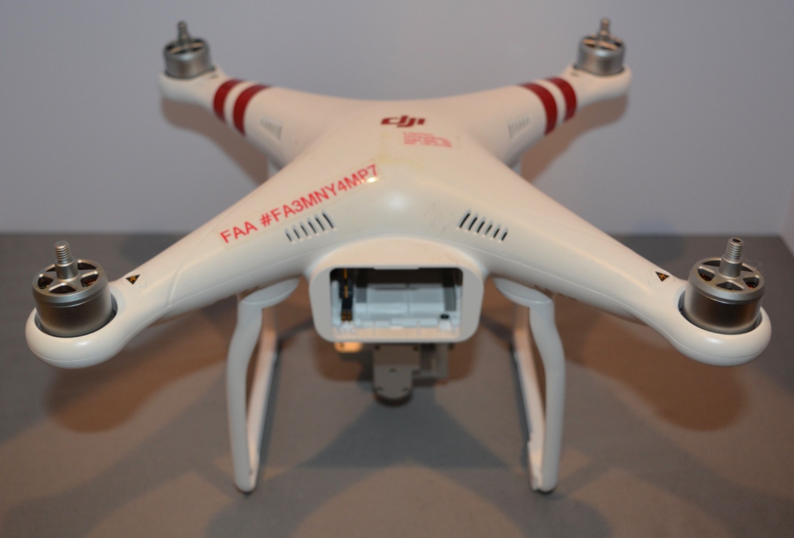 DJI Phantom 3 Quadcopter Drone w/ Camera, Remote, Batteries, Charger, Case
