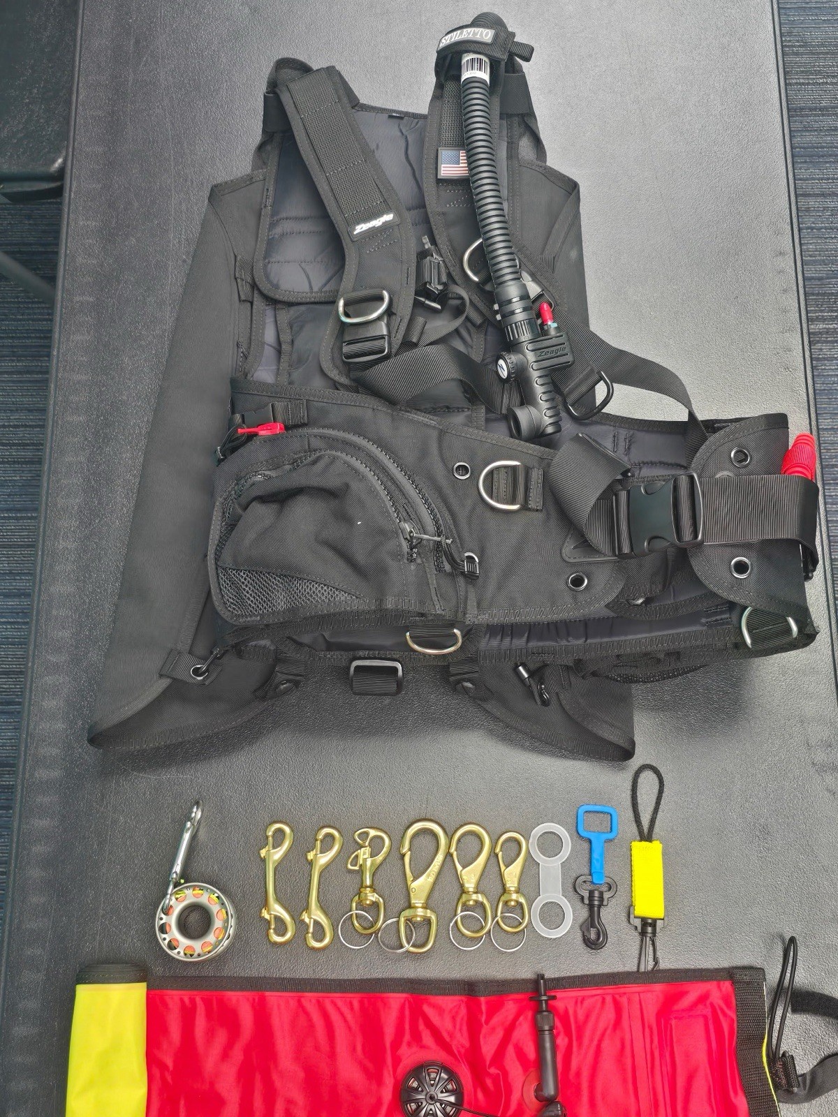 Zeagle Stiletto W/BPI Deployable SMB W/reel And Assorted Clips