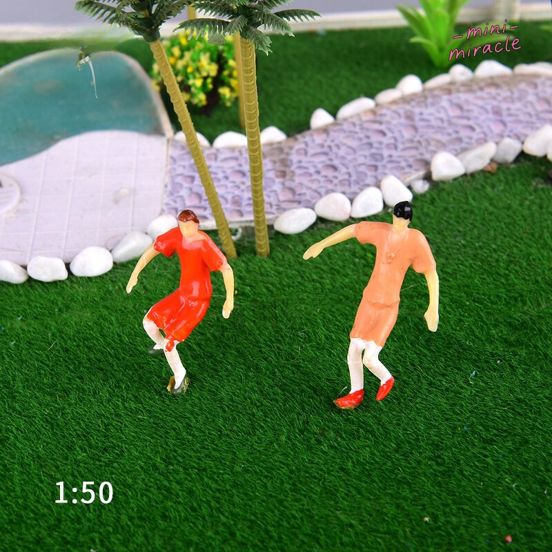 4PC 1:50 1:75 Scale Miniature Sports Figures Football Athletes Model Scenery