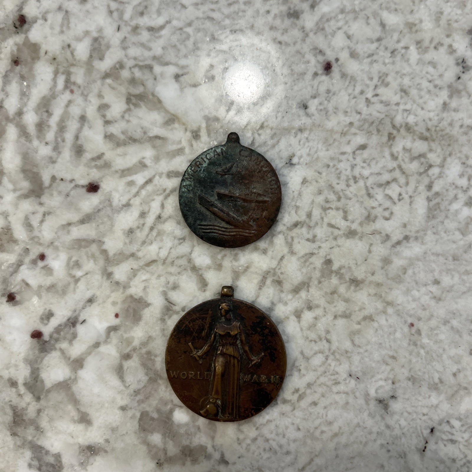 Lot Of 2 World War 2 Medals Freedom Medal & American Campaign