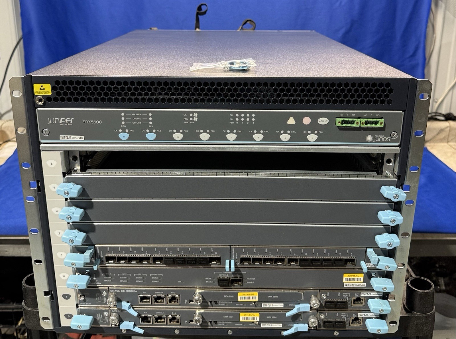 Juniper SRX5600 Firewall w/ SRX5K-RE-1800X4 SRX5K-SPC-4-15-320 No SSD -Powers On