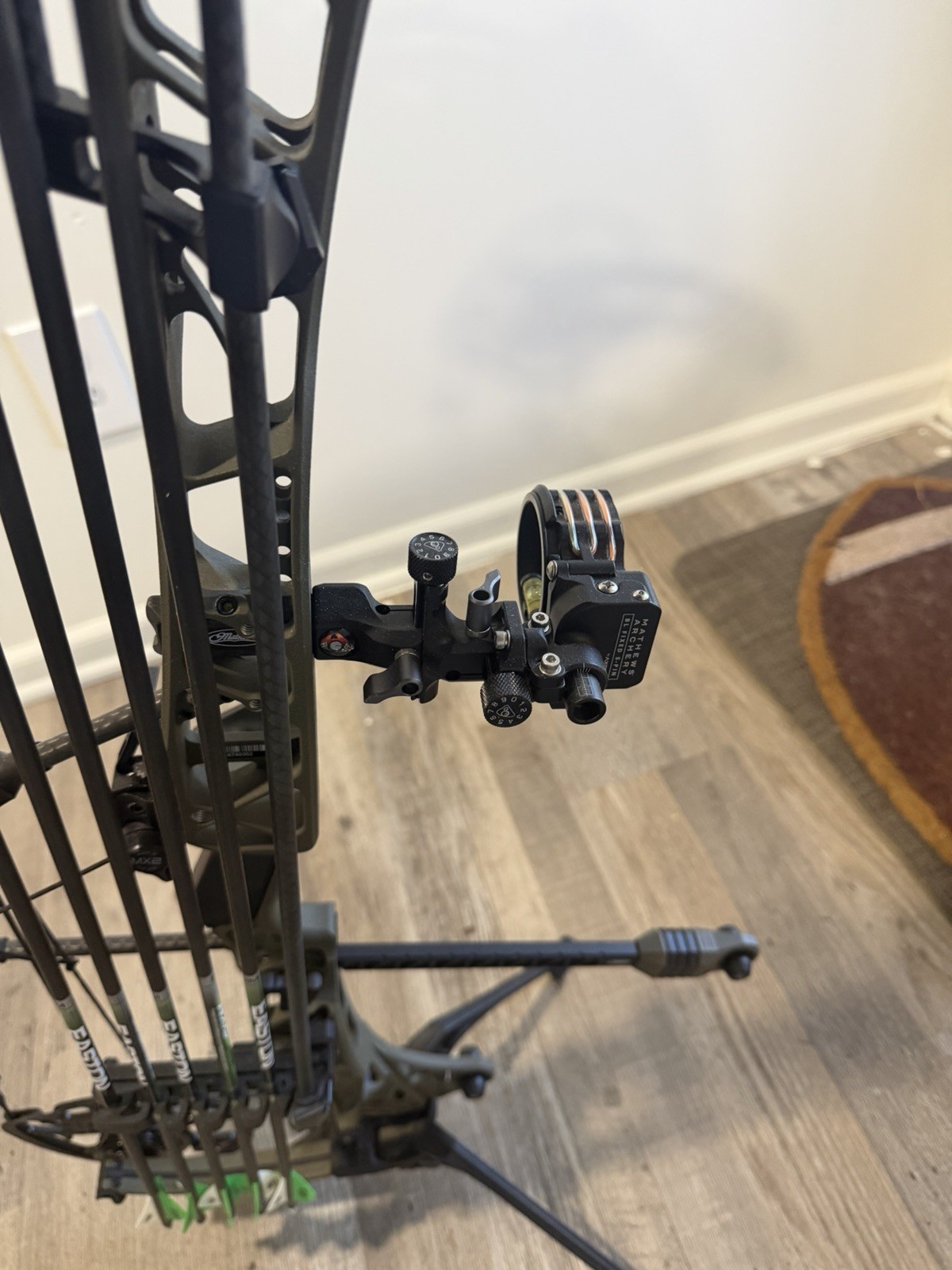 Mathews Lift X 33