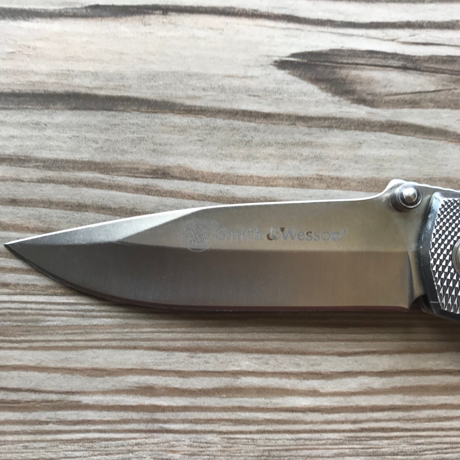 Smith & Wesson SS Extreme Ops CK105H Plain Edge Folding Knife Stainless