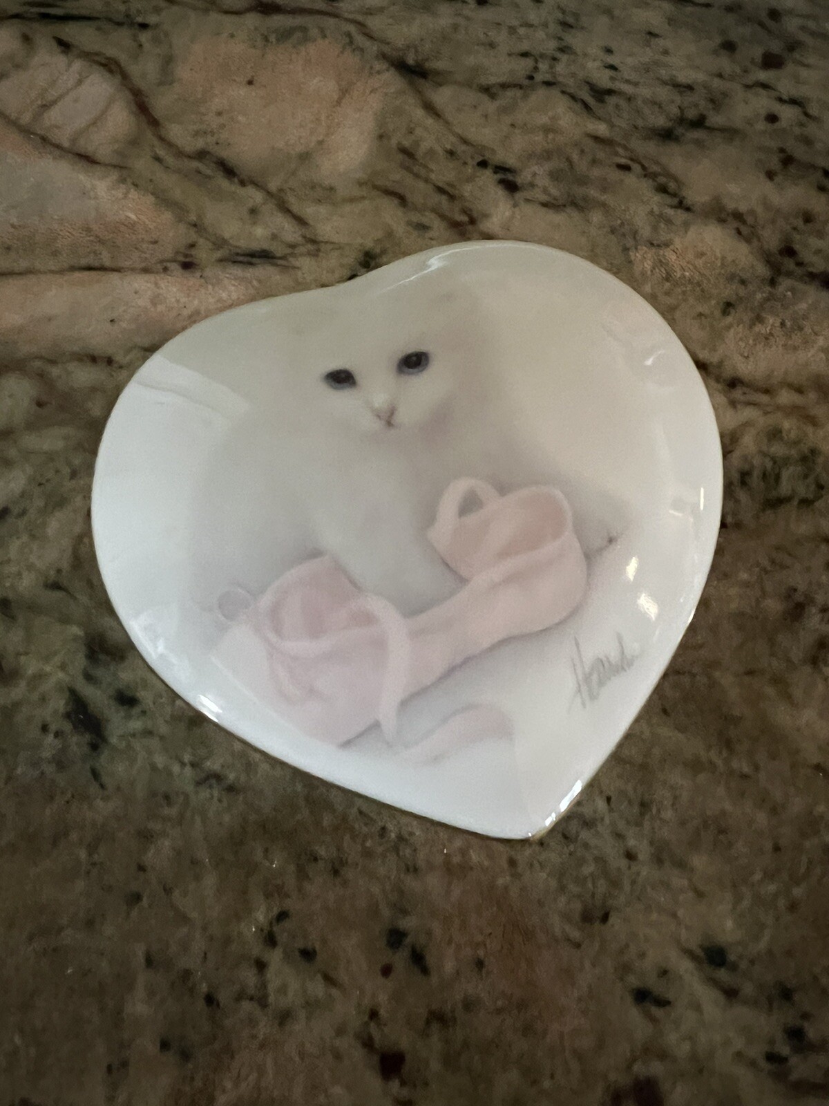 Vintage Bob Harrison Otagirl Trinket Box; Heart-shaped Kitten w/Ballet Slipper