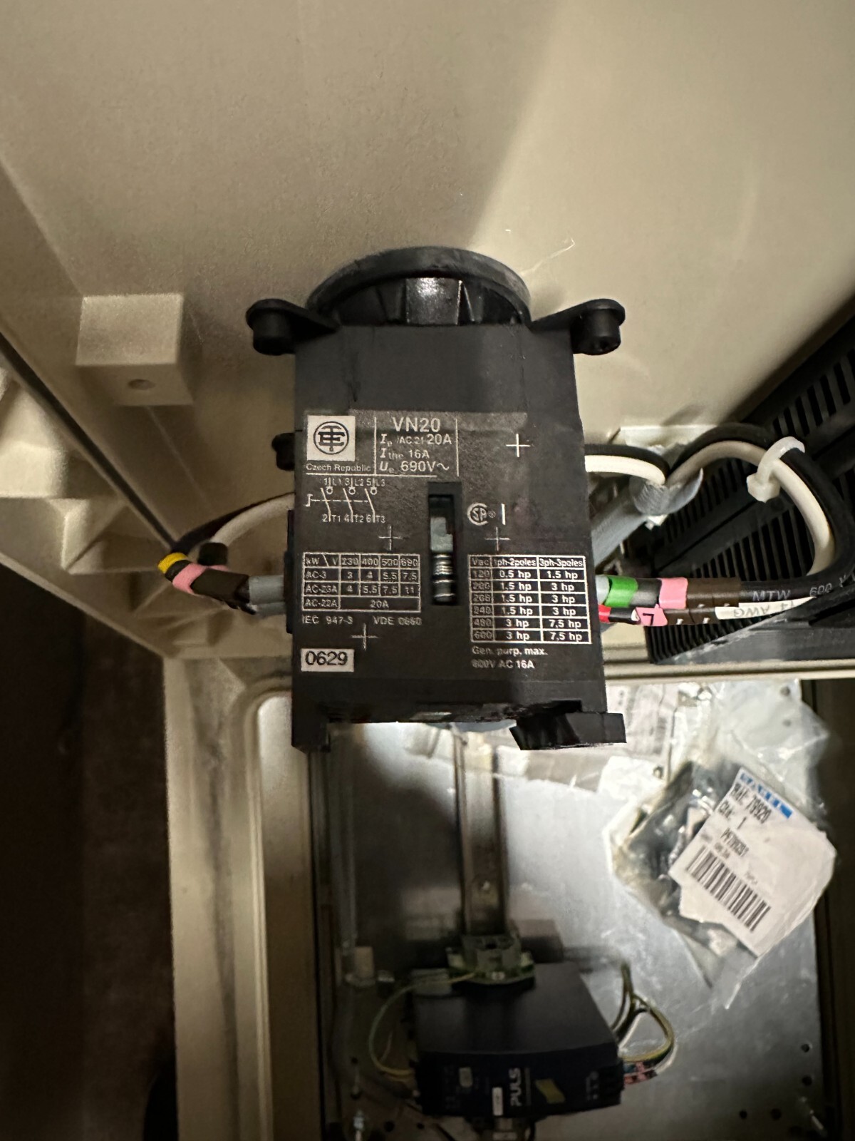 VN20 Schneider Rotary Switch 16A NTO