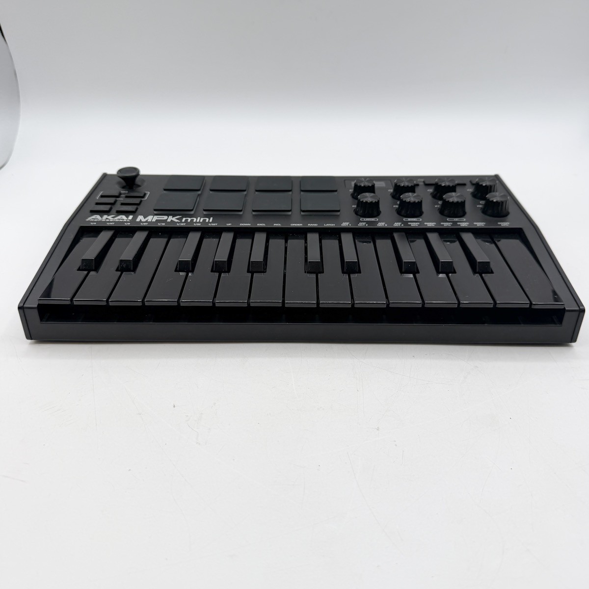 Akai Professional MPK Mini Compact Keyboard Pad Controller Black (CP1022431)